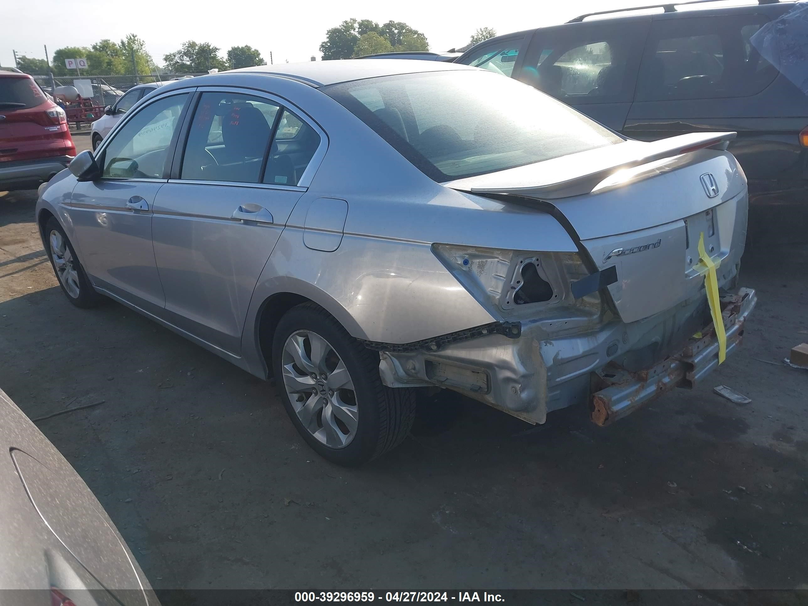 Photo 2 VIN: 1HGCP26799A141683 - HONDA ACCORD 