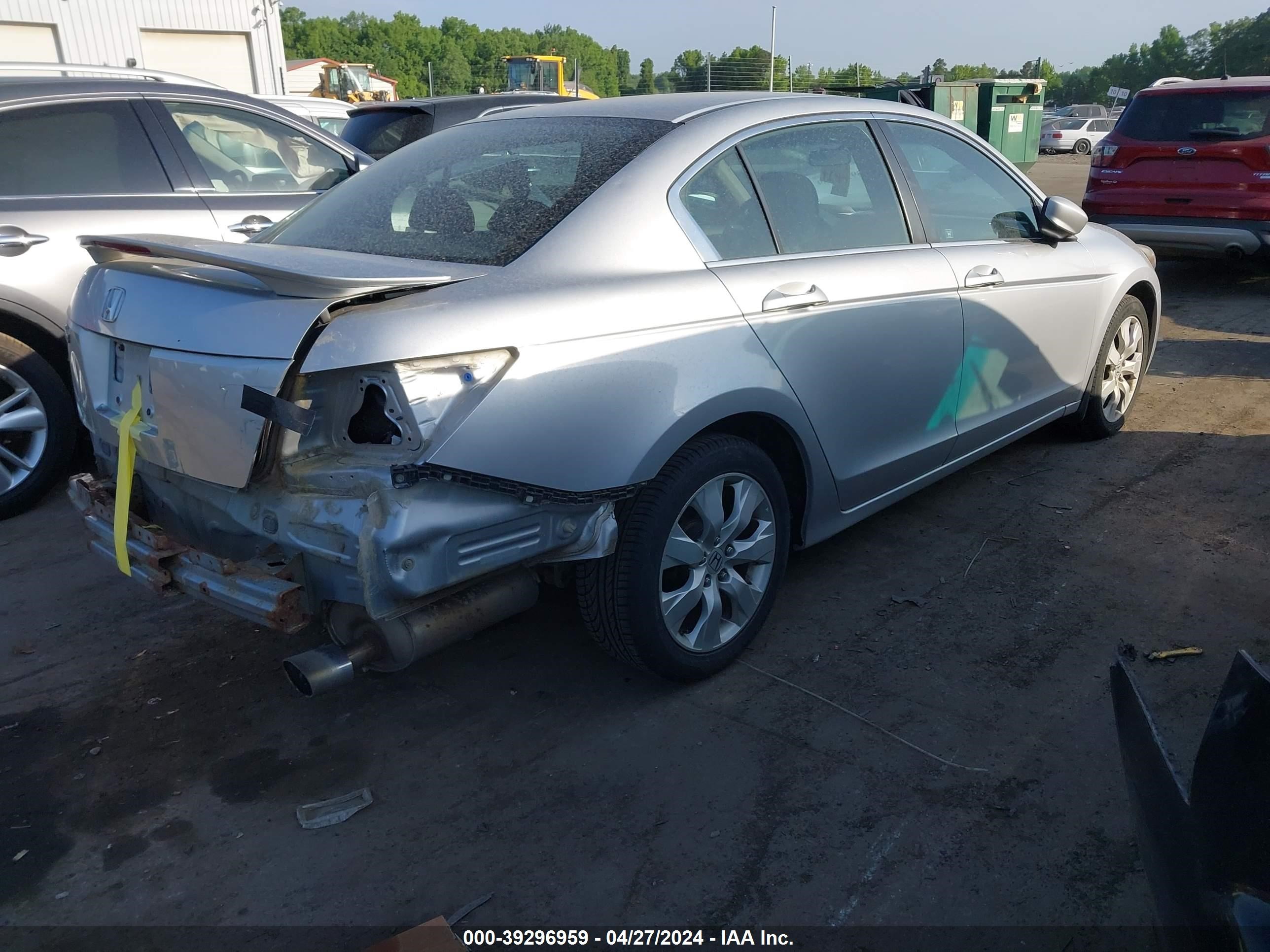 Photo 3 VIN: 1HGCP26799A141683 - HONDA ACCORD 