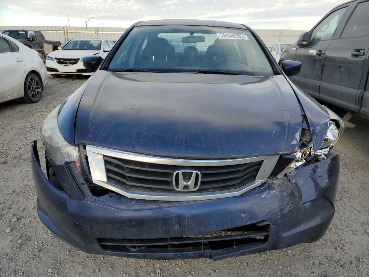 Photo 4 VIN: 1HGCP26799A801480 - HONDA ACCORD 