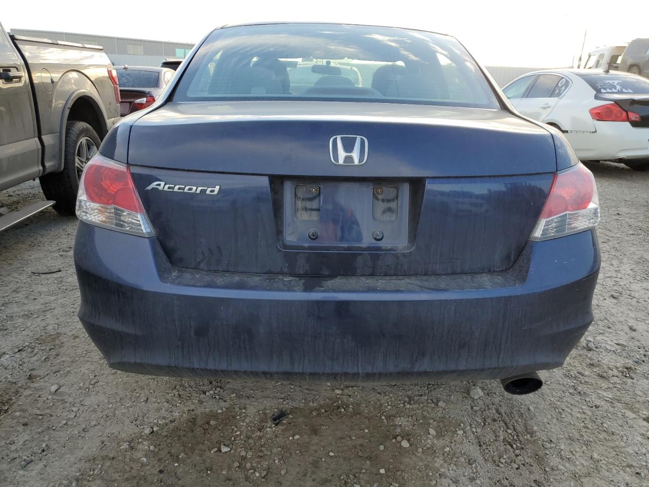 Photo 5 VIN: 1HGCP26799A801480 - HONDA ACCORD 