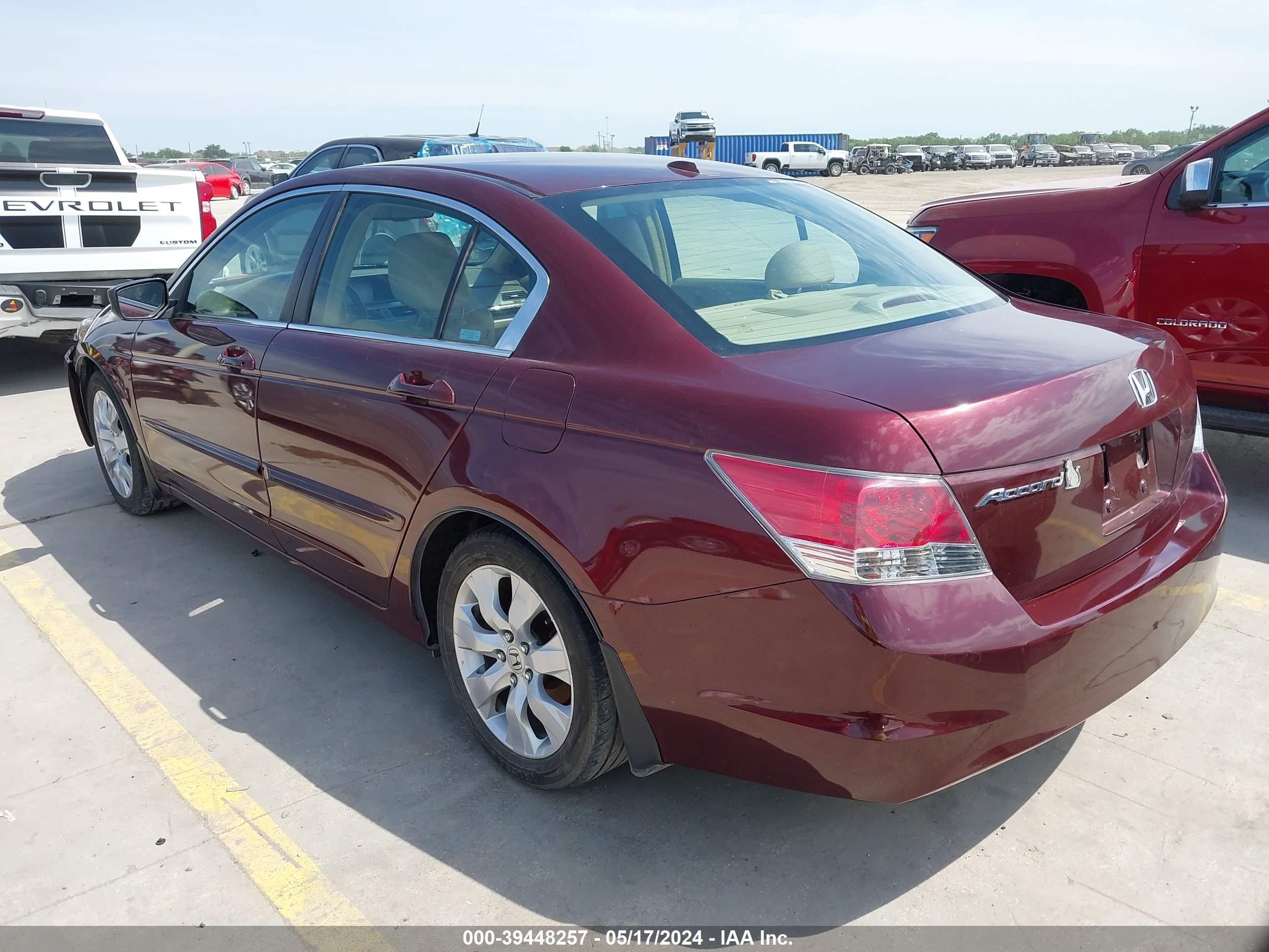 Photo 2 VIN: 1HGCP26809A000896 - HONDA ACCORD 