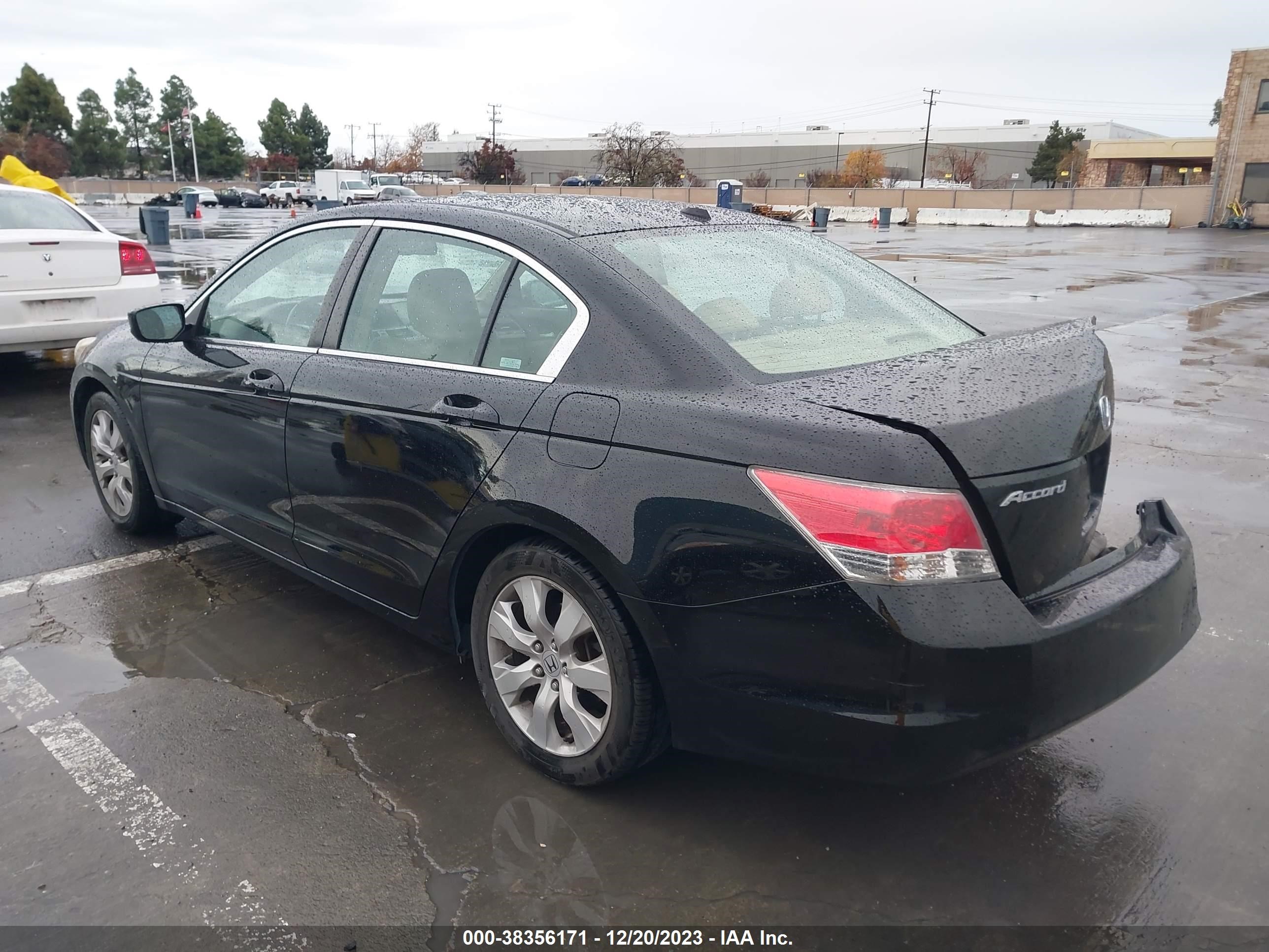 Photo 2 VIN: 1HGCP26809A134484 - HONDA ACCORD 