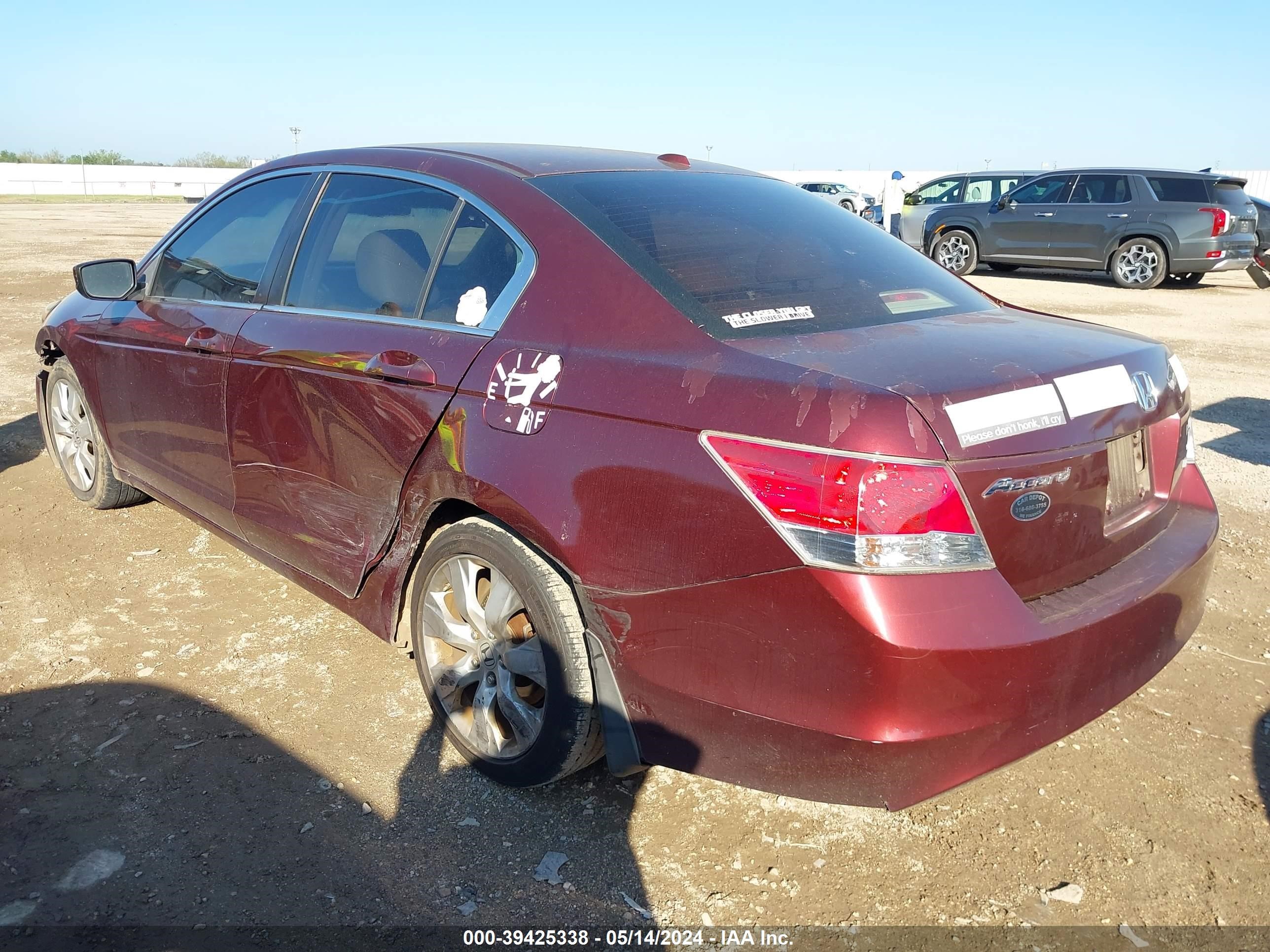 Photo 2 VIN: 1HGCP26809A174886 - HONDA ACCORD 