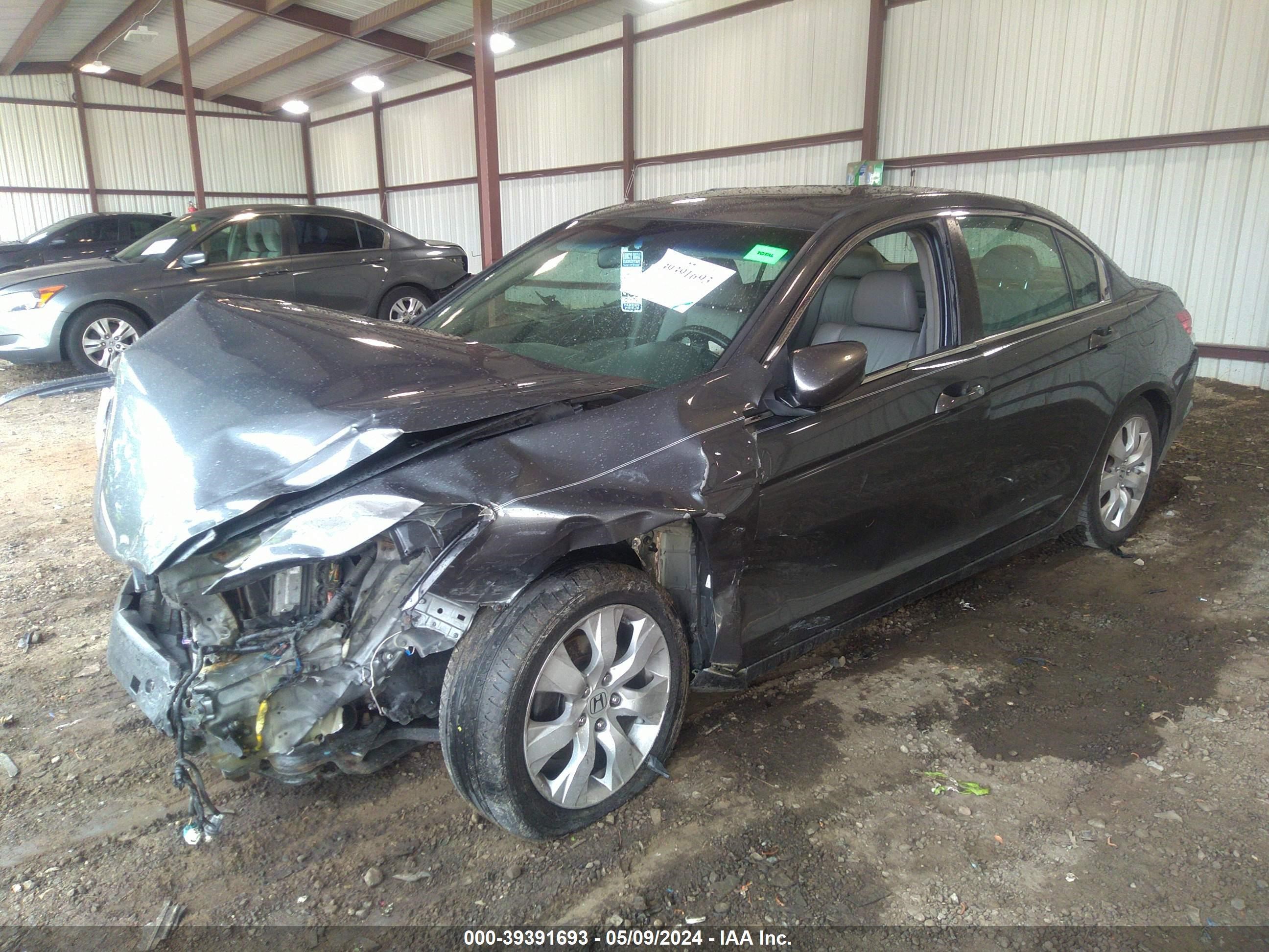 Photo 1 VIN: 1HGCP26819A014600 - HONDA ACCORD 