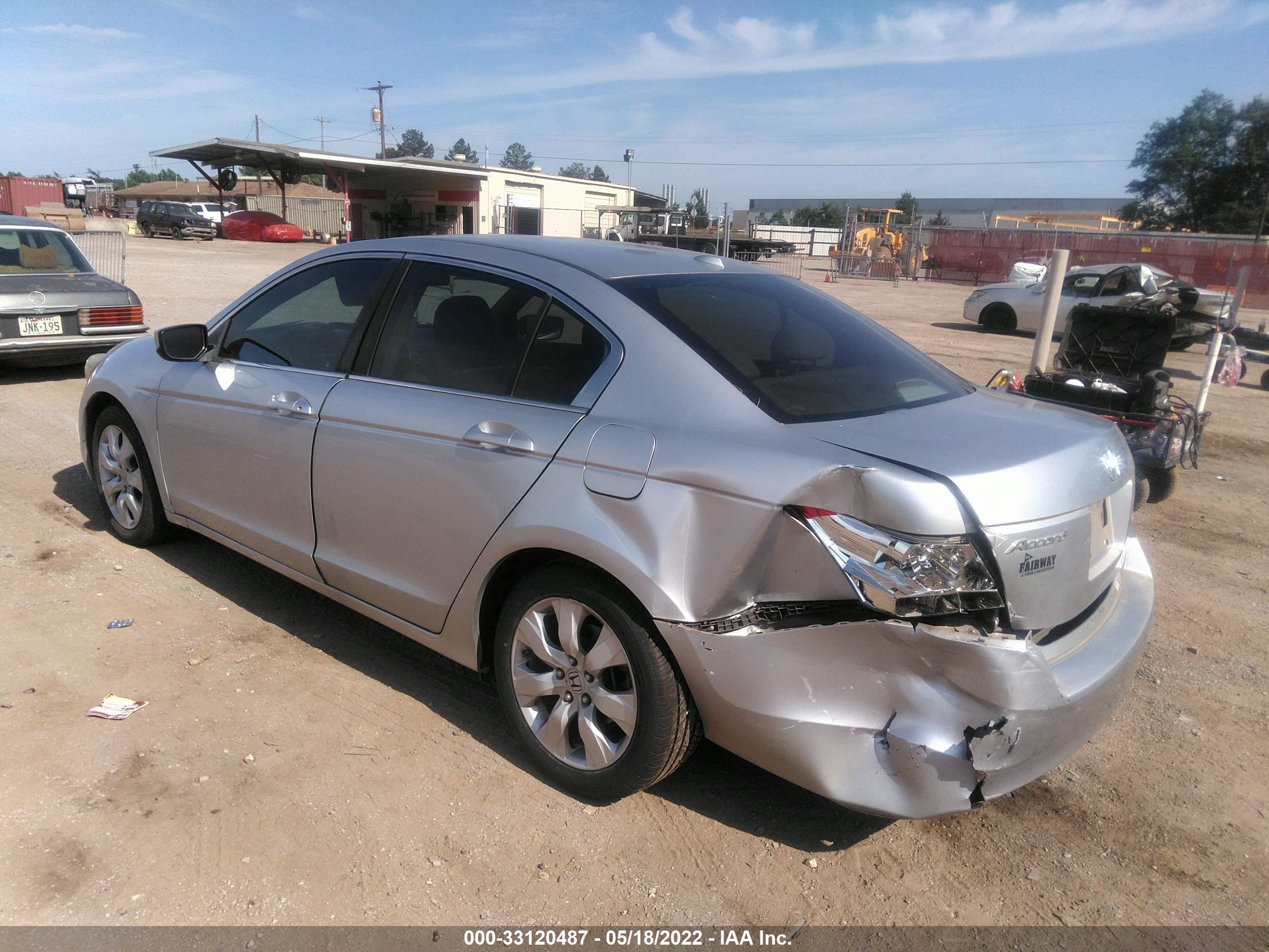 Photo 2 VIN: 1HGCP26819A046902 - HONDA ACCORD 