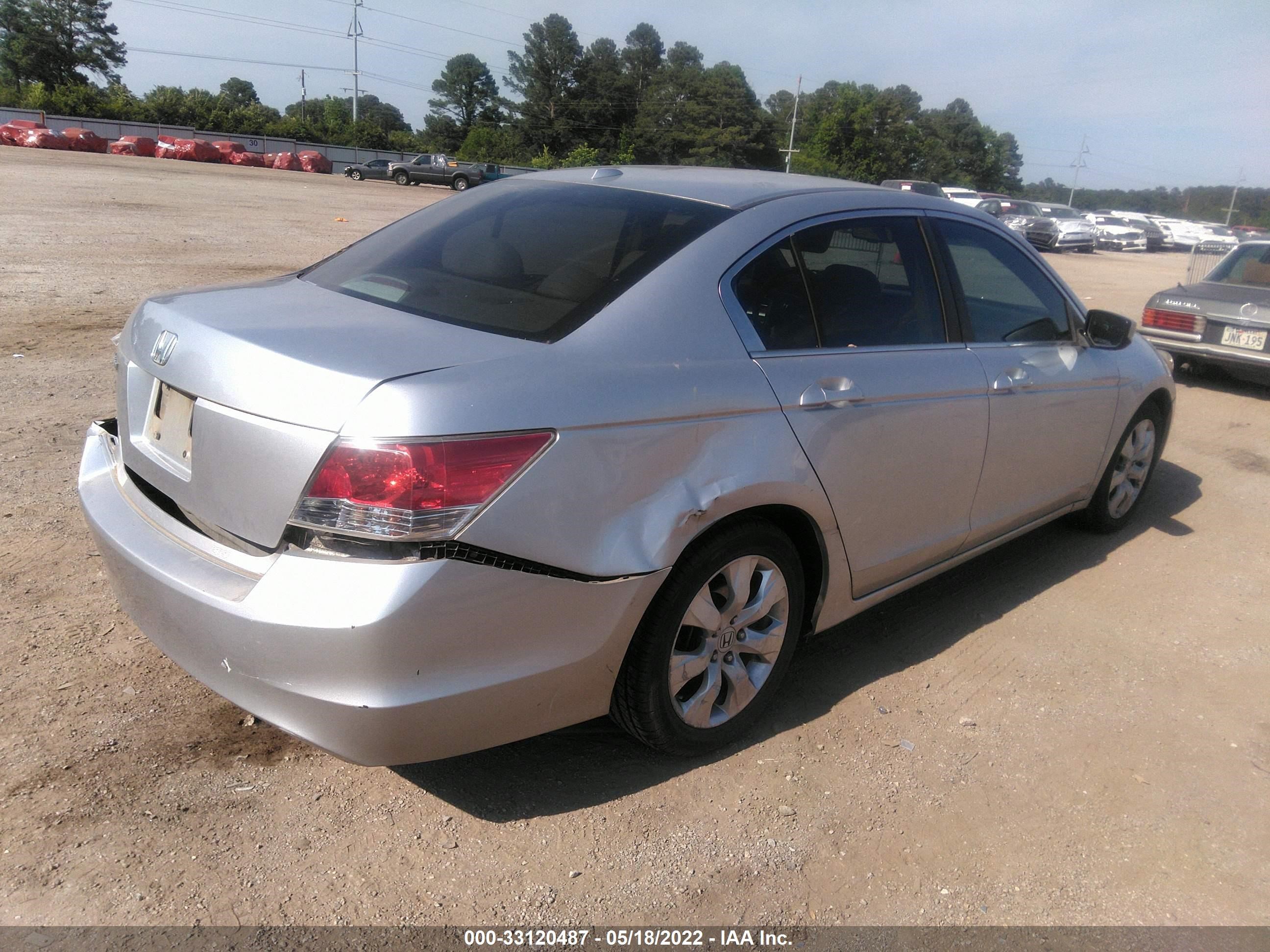 Photo 3 VIN: 1HGCP26819A046902 - HONDA ACCORD 