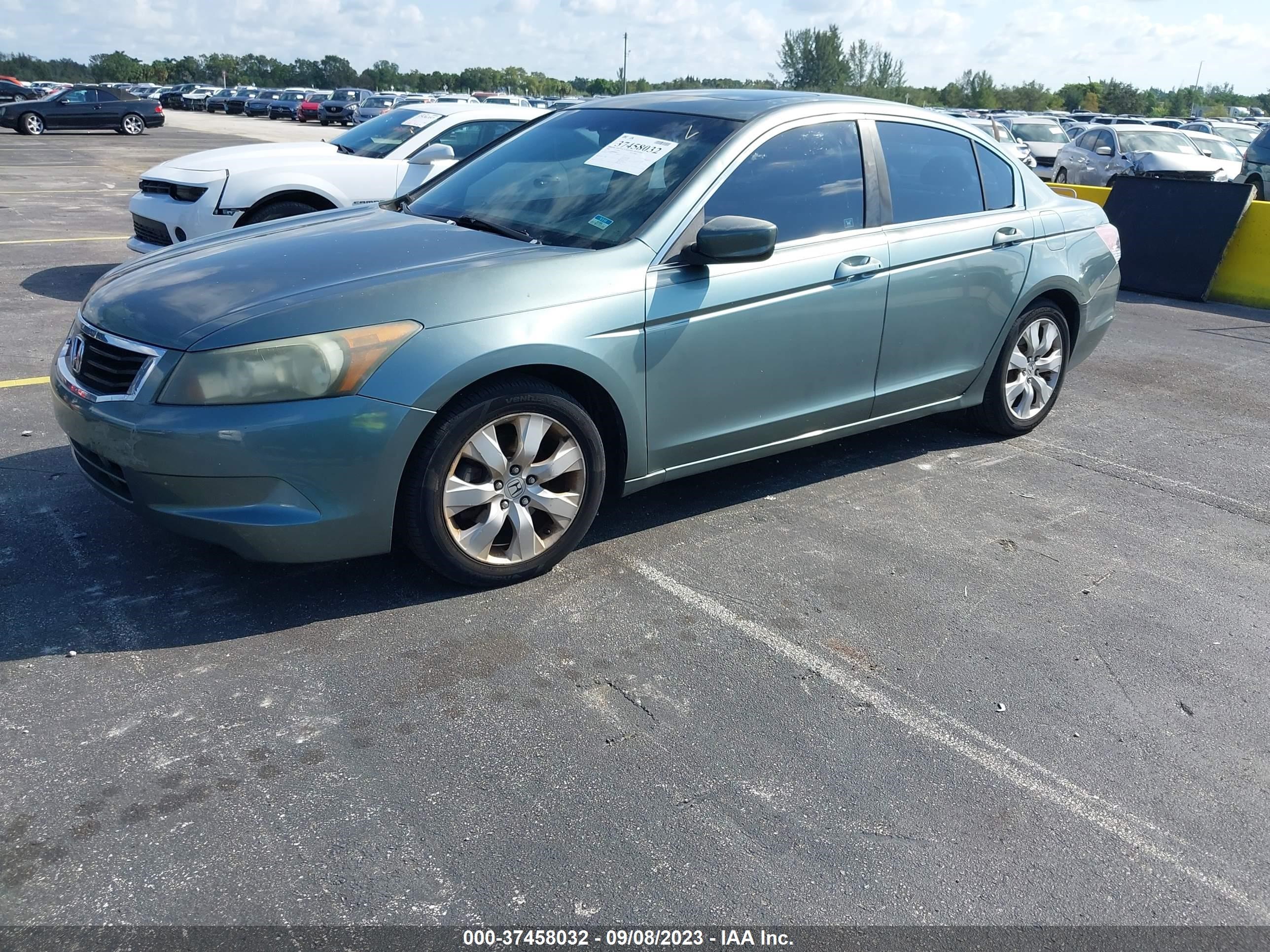 Photo 1 VIN: 1HGCP26828A068177 - HONDA ACCORD 