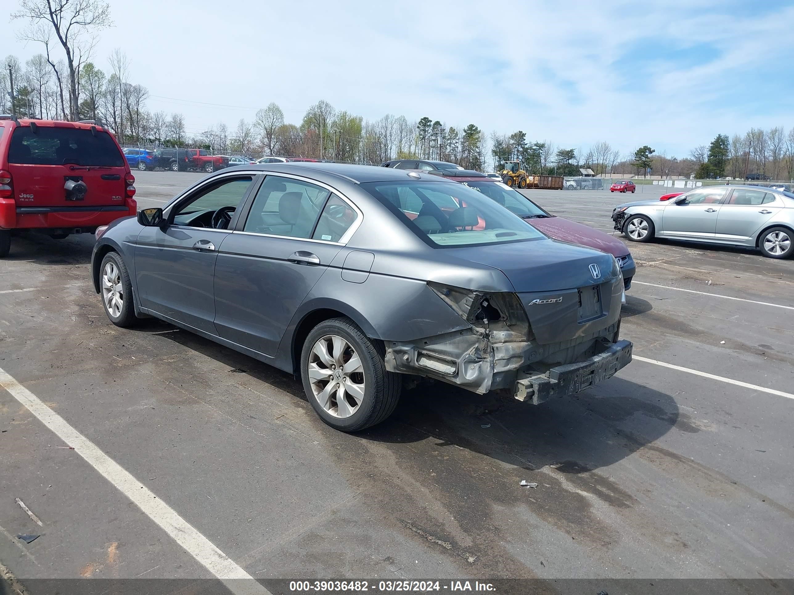 Photo 2 VIN: 1HGCP26829A071646 - HONDA ACCORD 