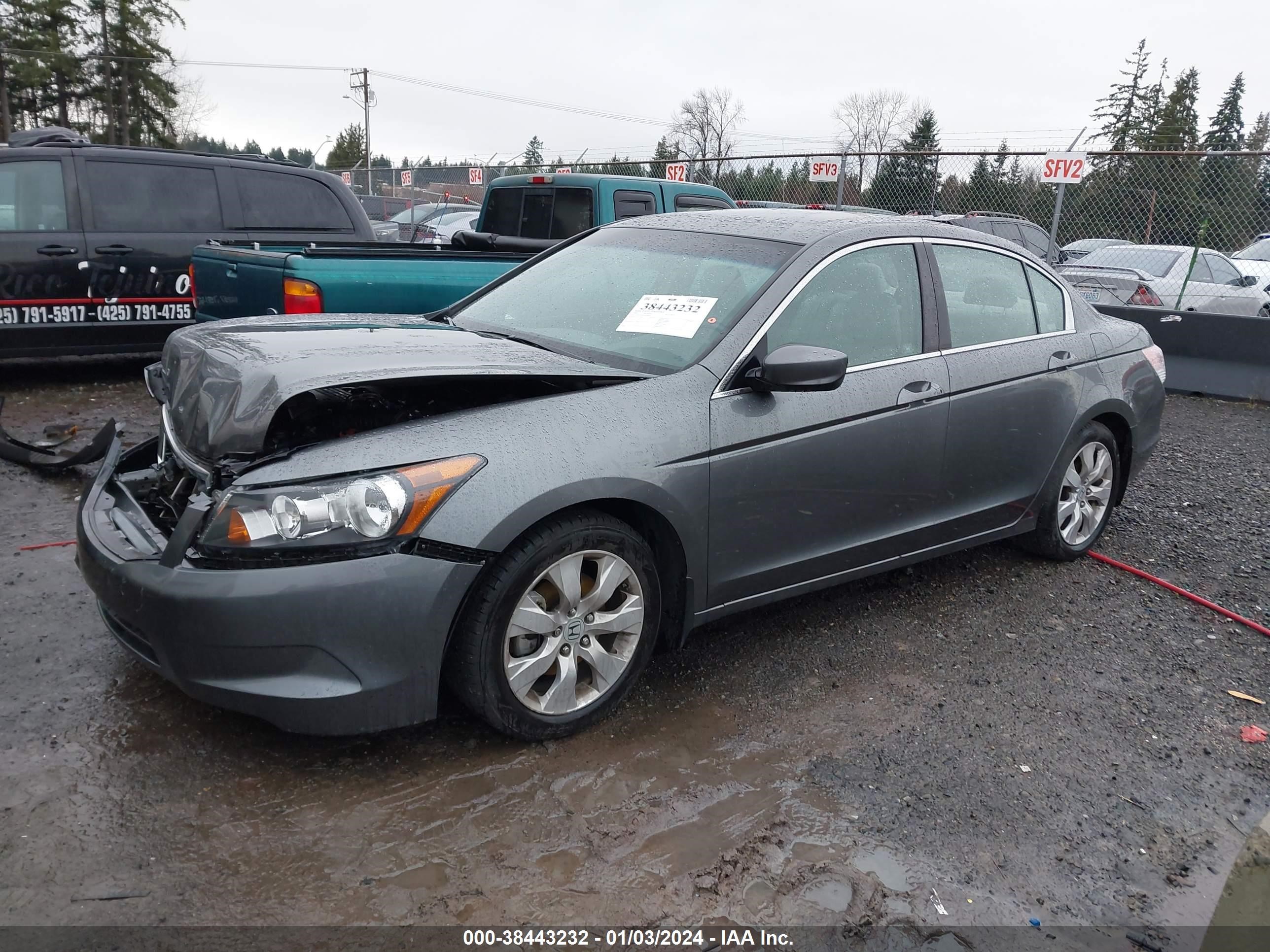 Photo 1 VIN: 1HGCP26829A084915 - HONDA ACCORD 