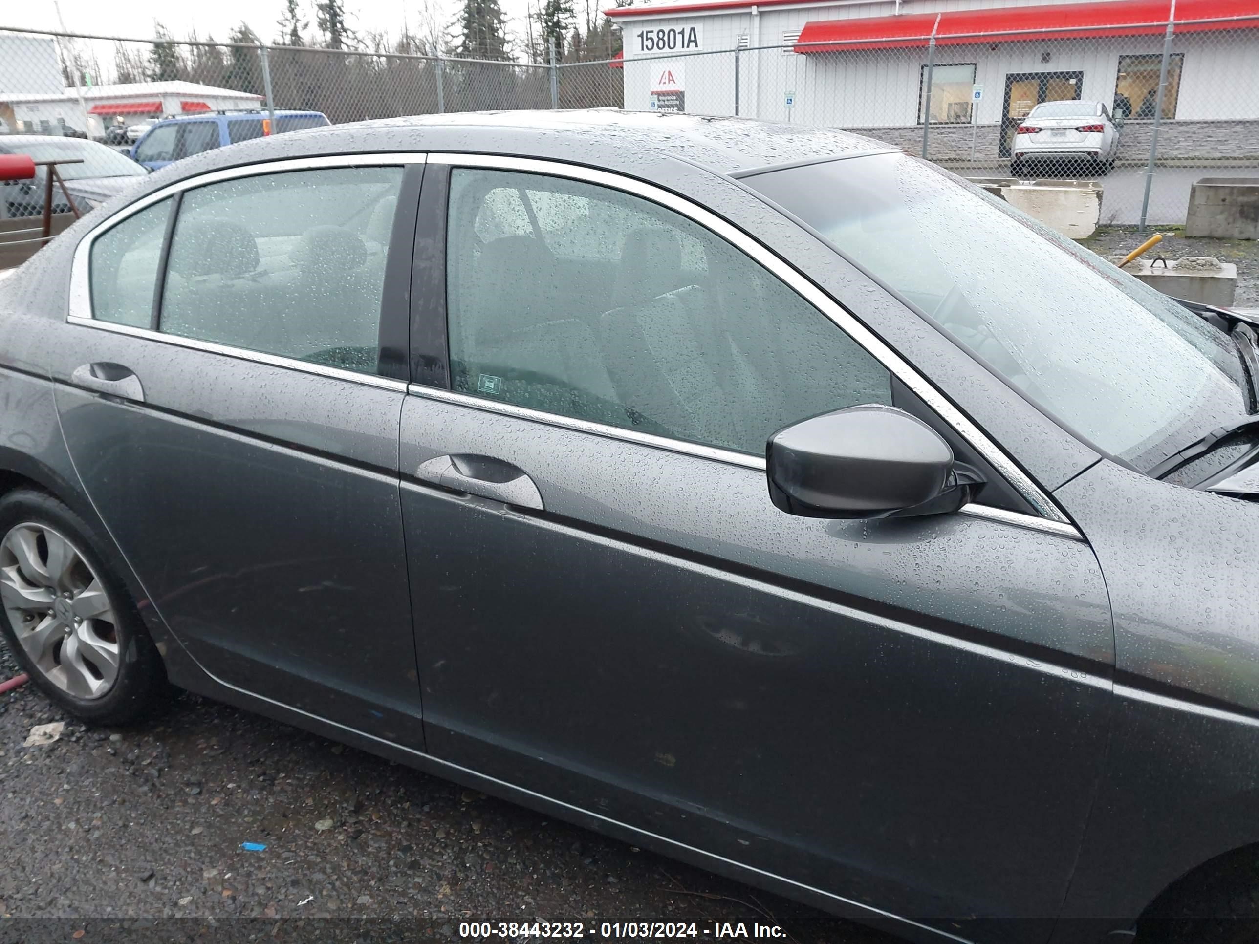 Photo 13 VIN: 1HGCP26829A084915 - HONDA ACCORD 