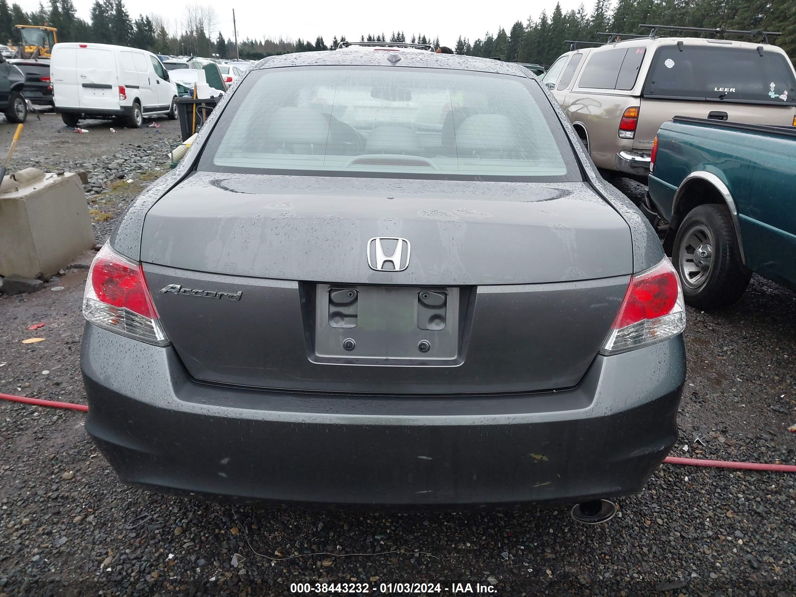 Photo 16 VIN: 1HGCP26829A084915 - HONDA ACCORD 