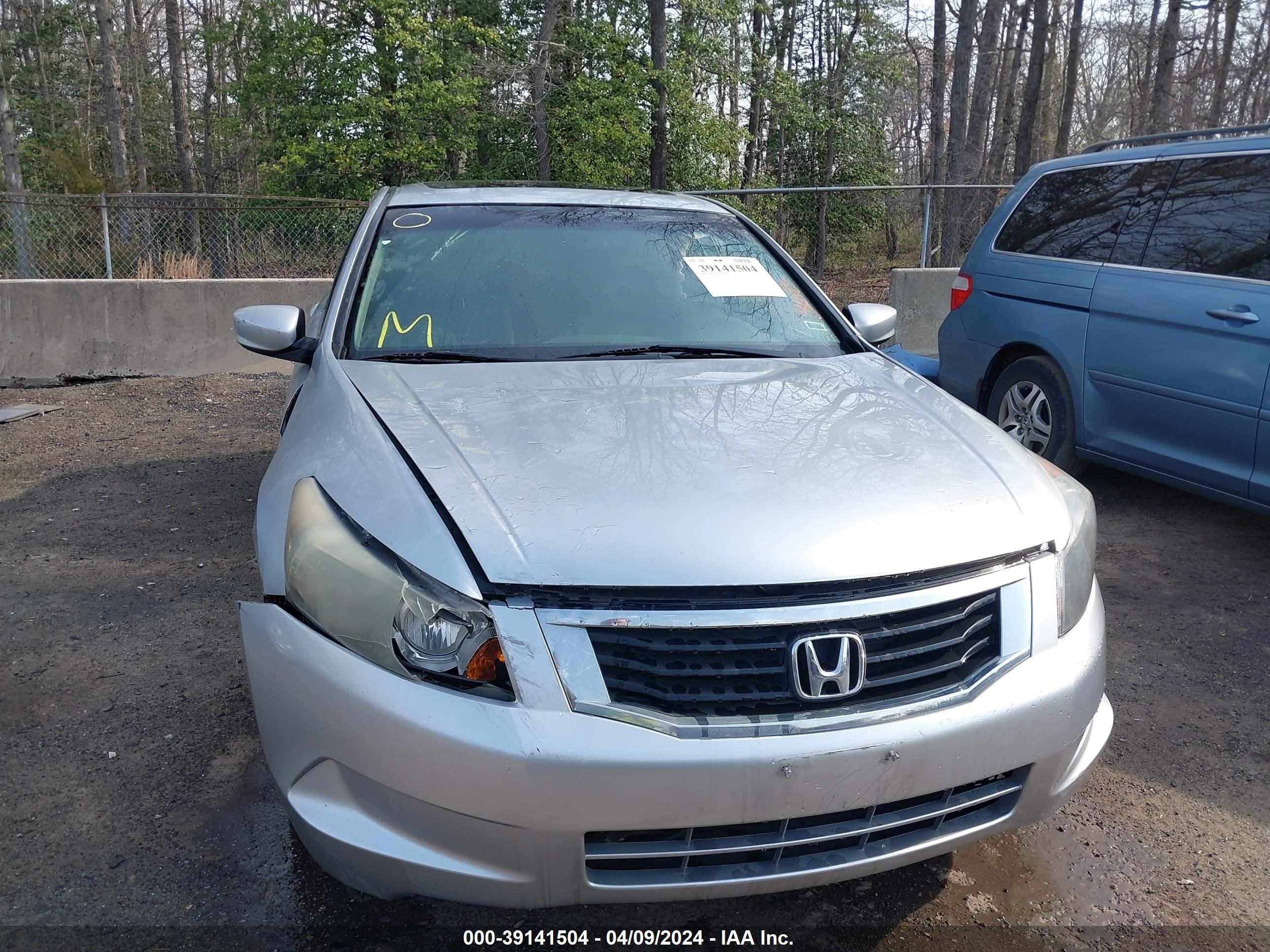 Photo 11 VIN: 1HGCP26838A090740 - HONDA ACCORD 