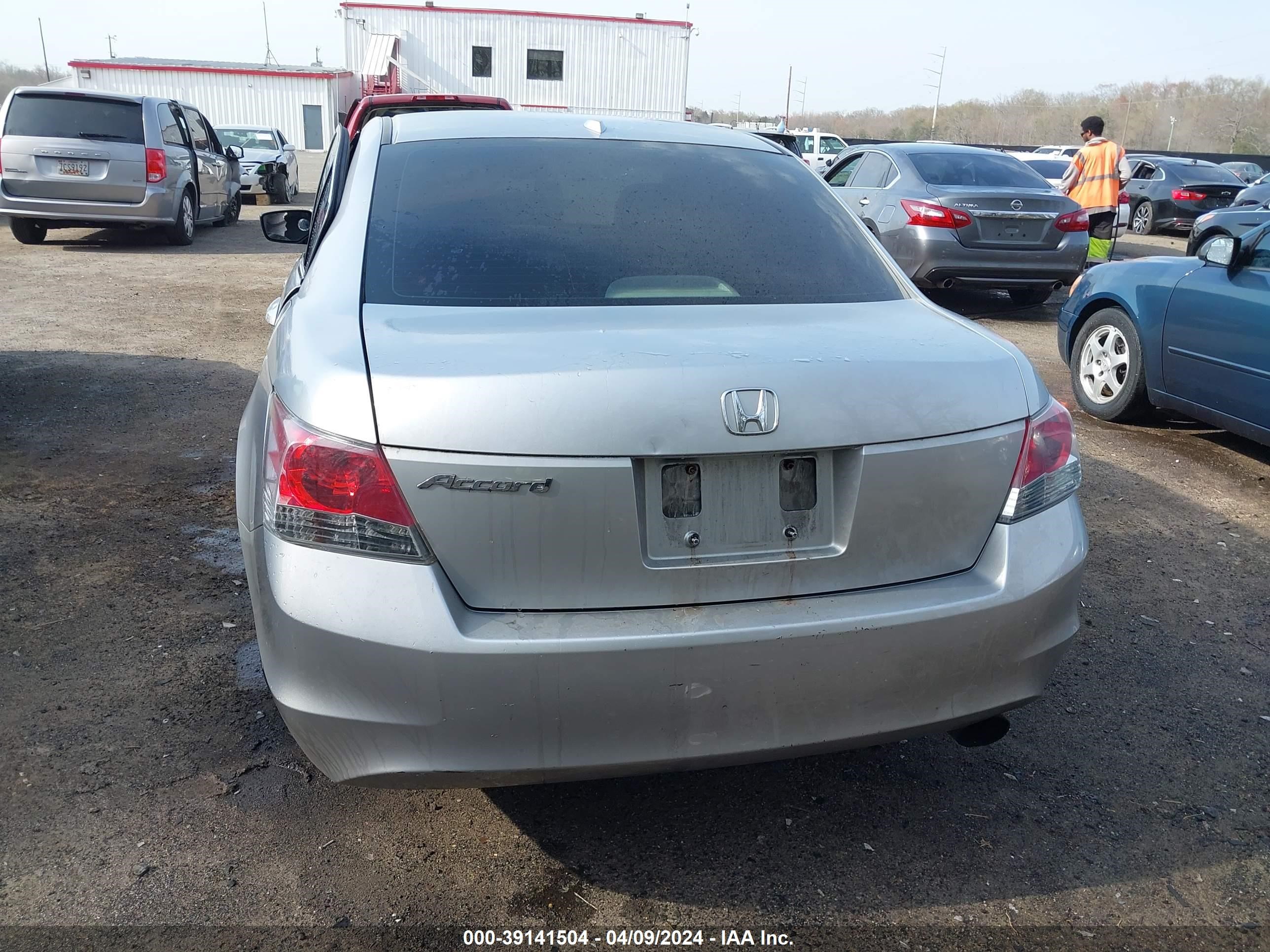 Photo 15 VIN: 1HGCP26838A090740 - HONDA ACCORD 