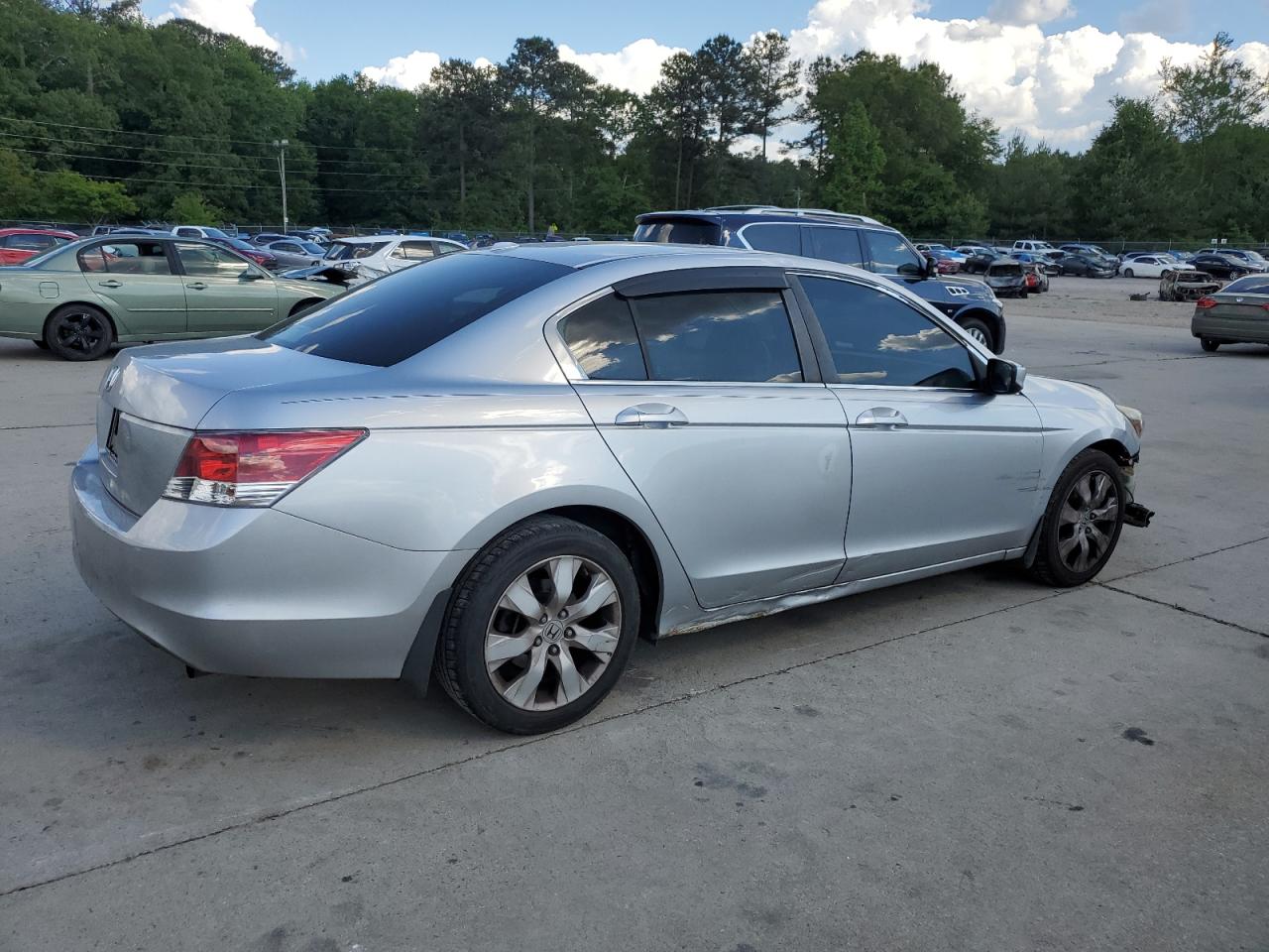 Photo 2 VIN: 1HGCP26848A050411 - HONDA ACCORD 