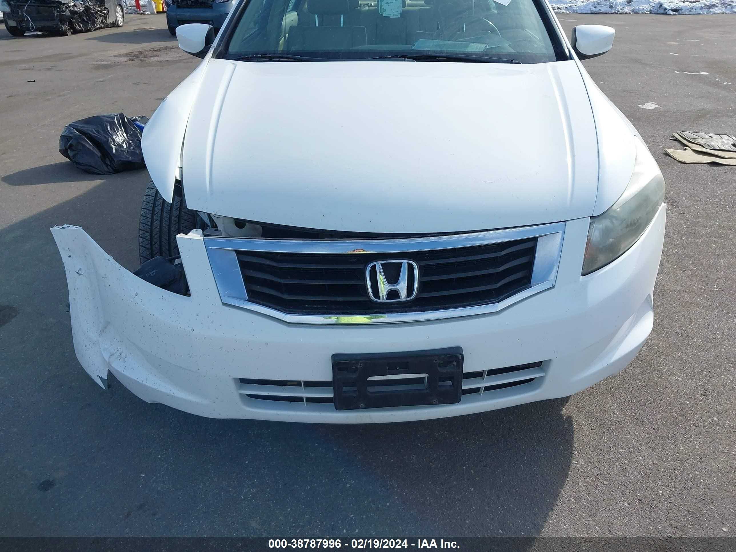 Photo 11 VIN: 1HGCP26849A040432 - HONDA ACCORD 