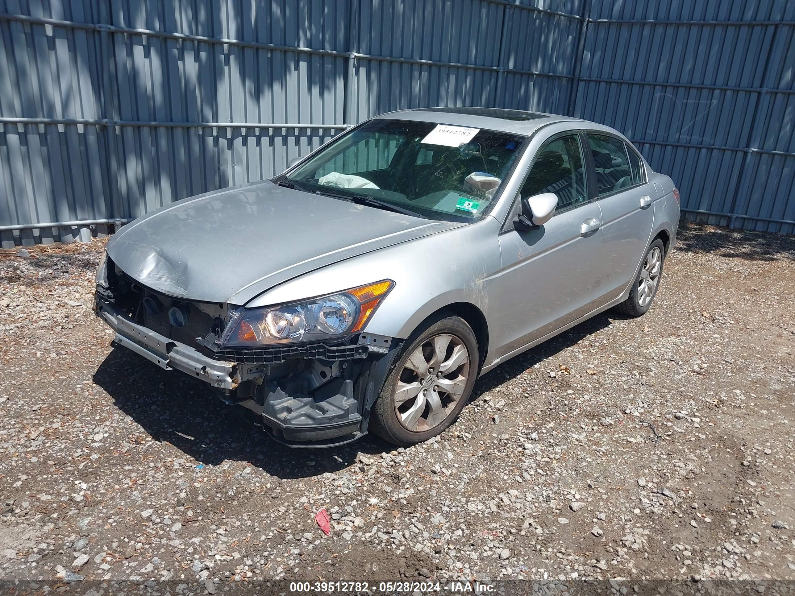 Photo 1 VIN: 1HGCP26849A089372 - HONDA ACCORD 