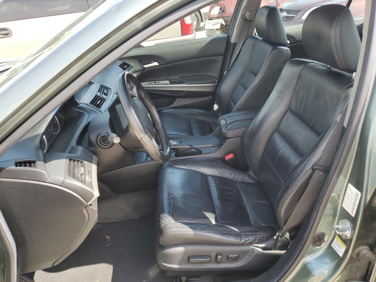 Photo 6 VIN: 1HGCP26858A108705 - HONDA ACCORD 