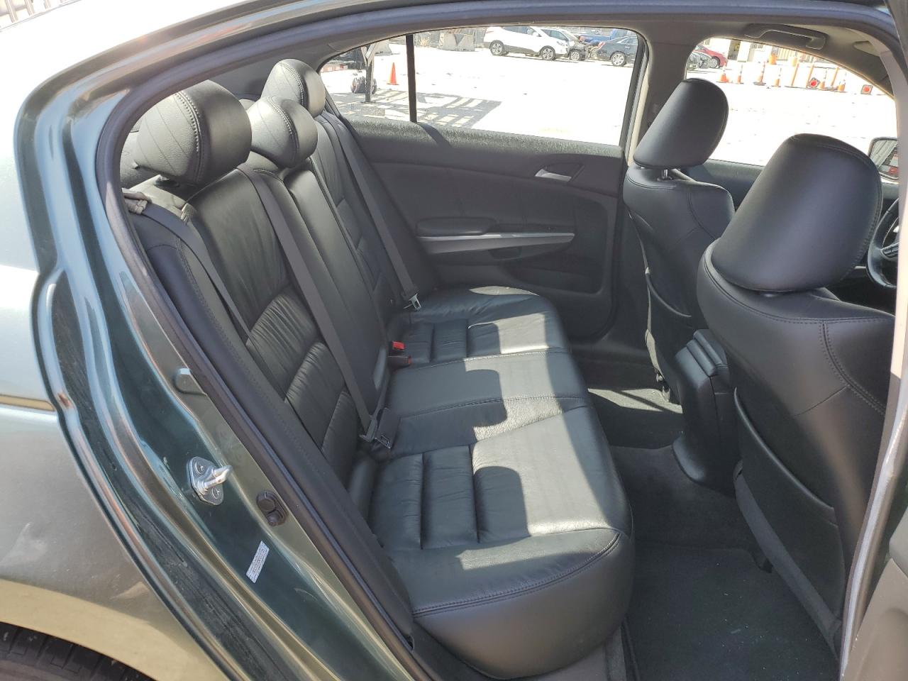 Photo 9 VIN: 1HGCP26858A108705 - HONDA ACCORD 