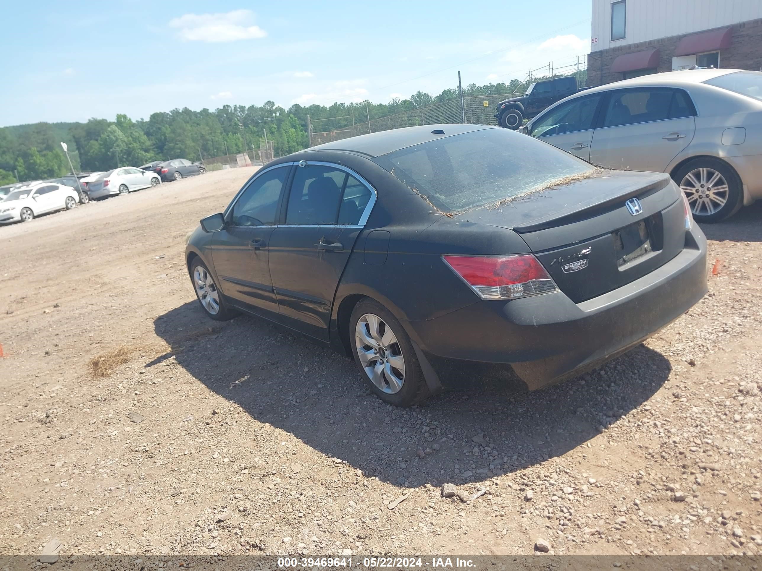 Photo 2 VIN: 1HGCP26859A026703 - HONDA ACCORD 