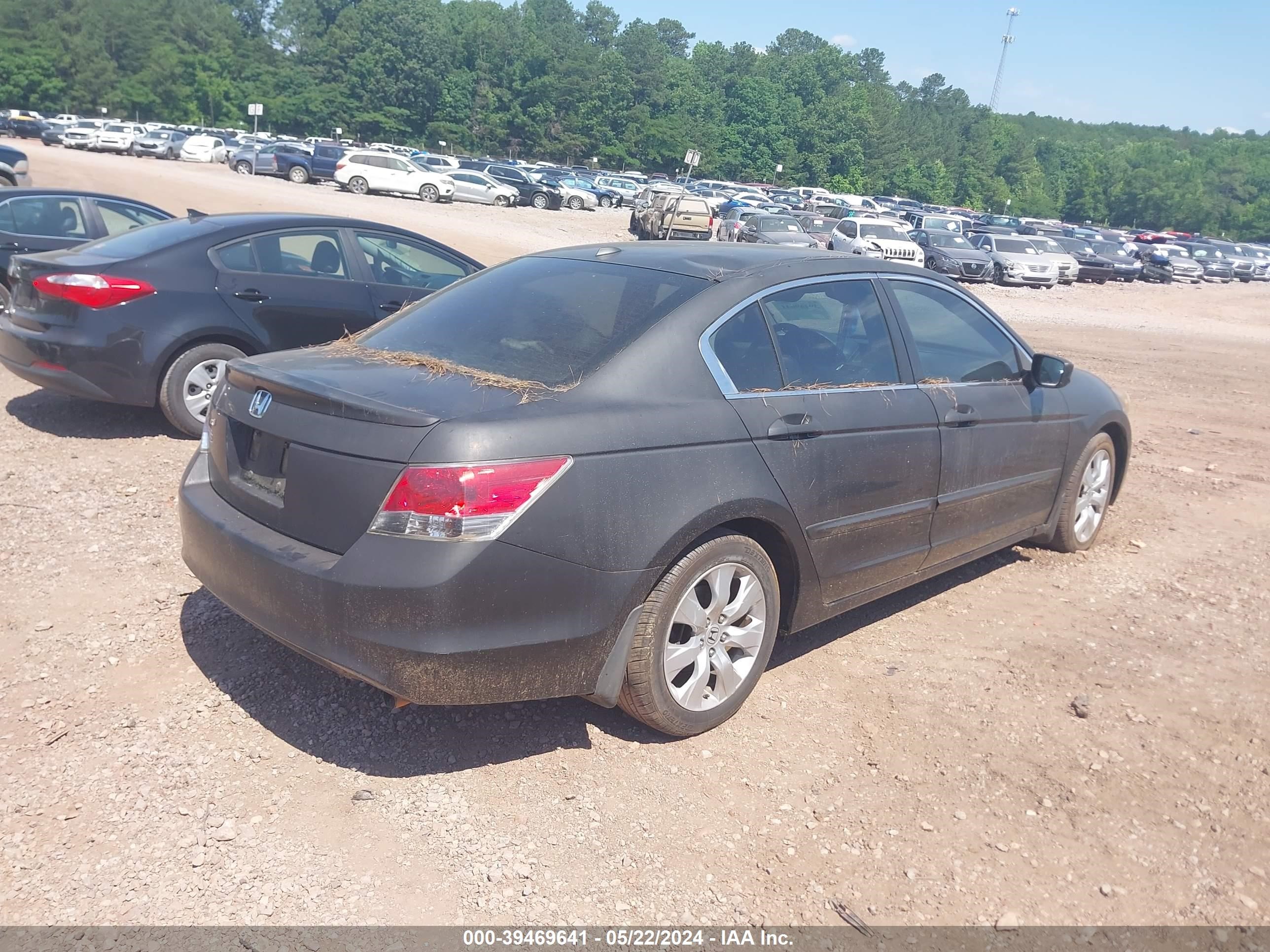 Photo 3 VIN: 1HGCP26859A026703 - HONDA ACCORD 