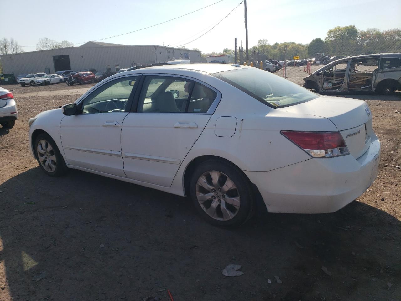 Photo 1 VIN: 1HGCP26868A133452 - HONDA ACCORD 