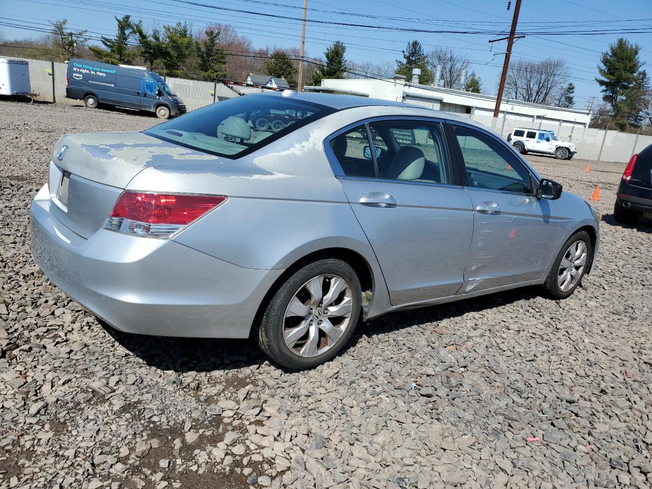 Photo 2 VIN: 1HGCP26878A063301 - HONDA ACCORD 