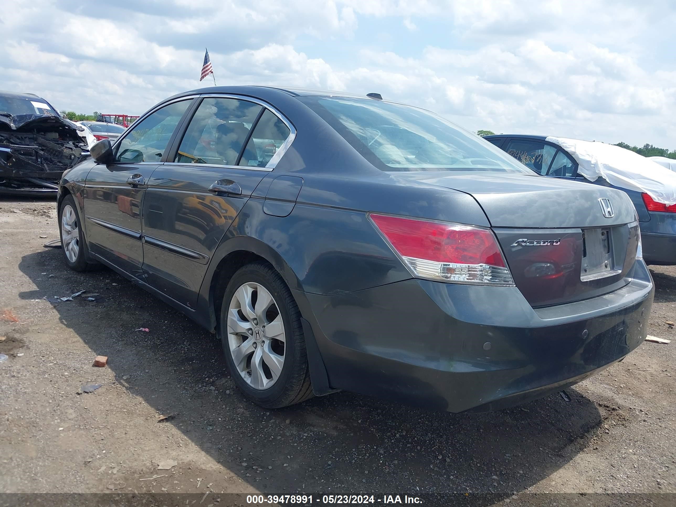 Photo 2 VIN: 1HGCP26878A078154 - HONDA ACCORD 