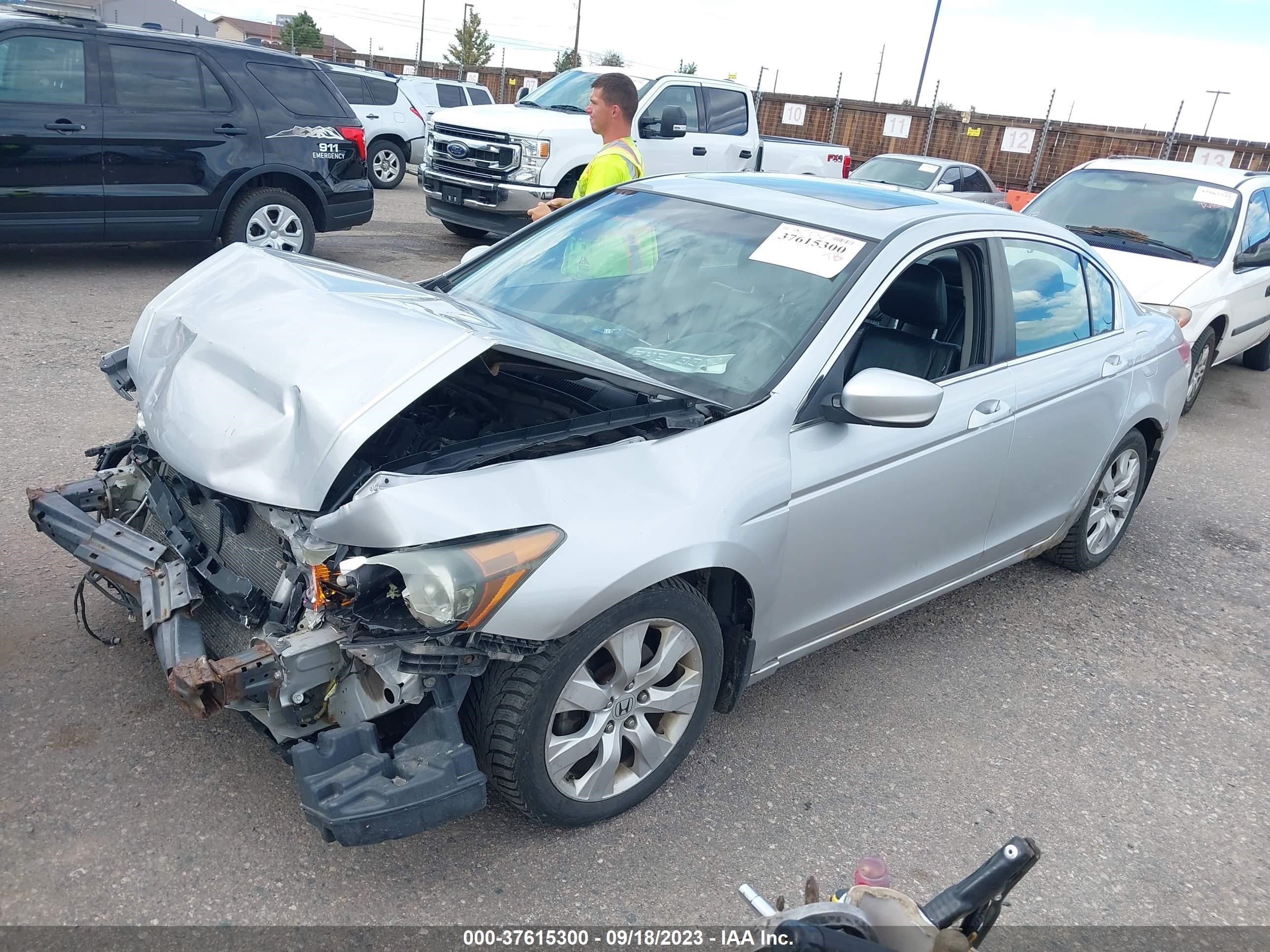 Photo 1 VIN: 1HGCP26879A015699 - HONDA ACCORD 