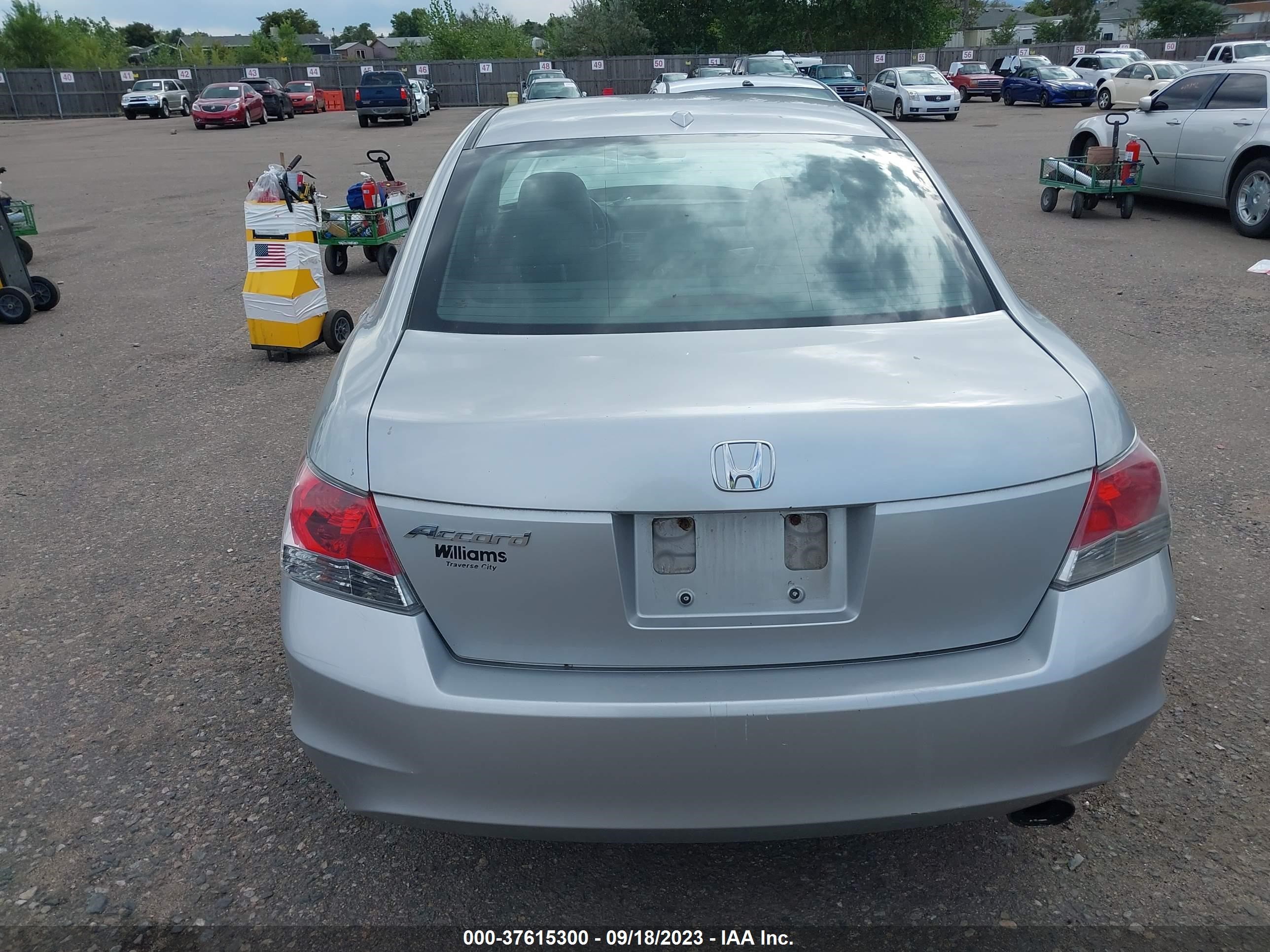 Photo 15 VIN: 1HGCP26879A015699 - HONDA ACCORD 