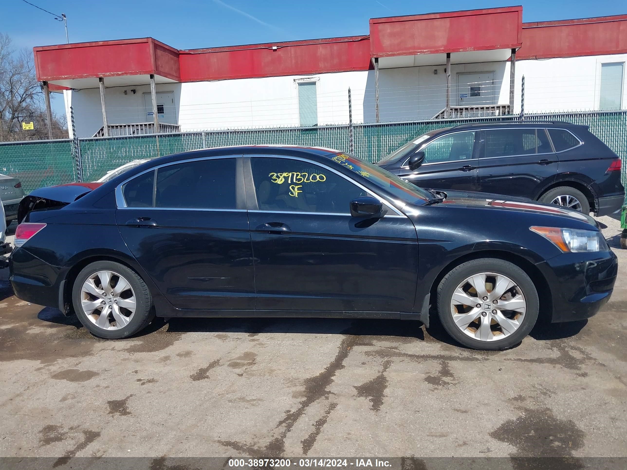 Photo 12 VIN: 1HGCP26879A018215 - HONDA ACCORD 