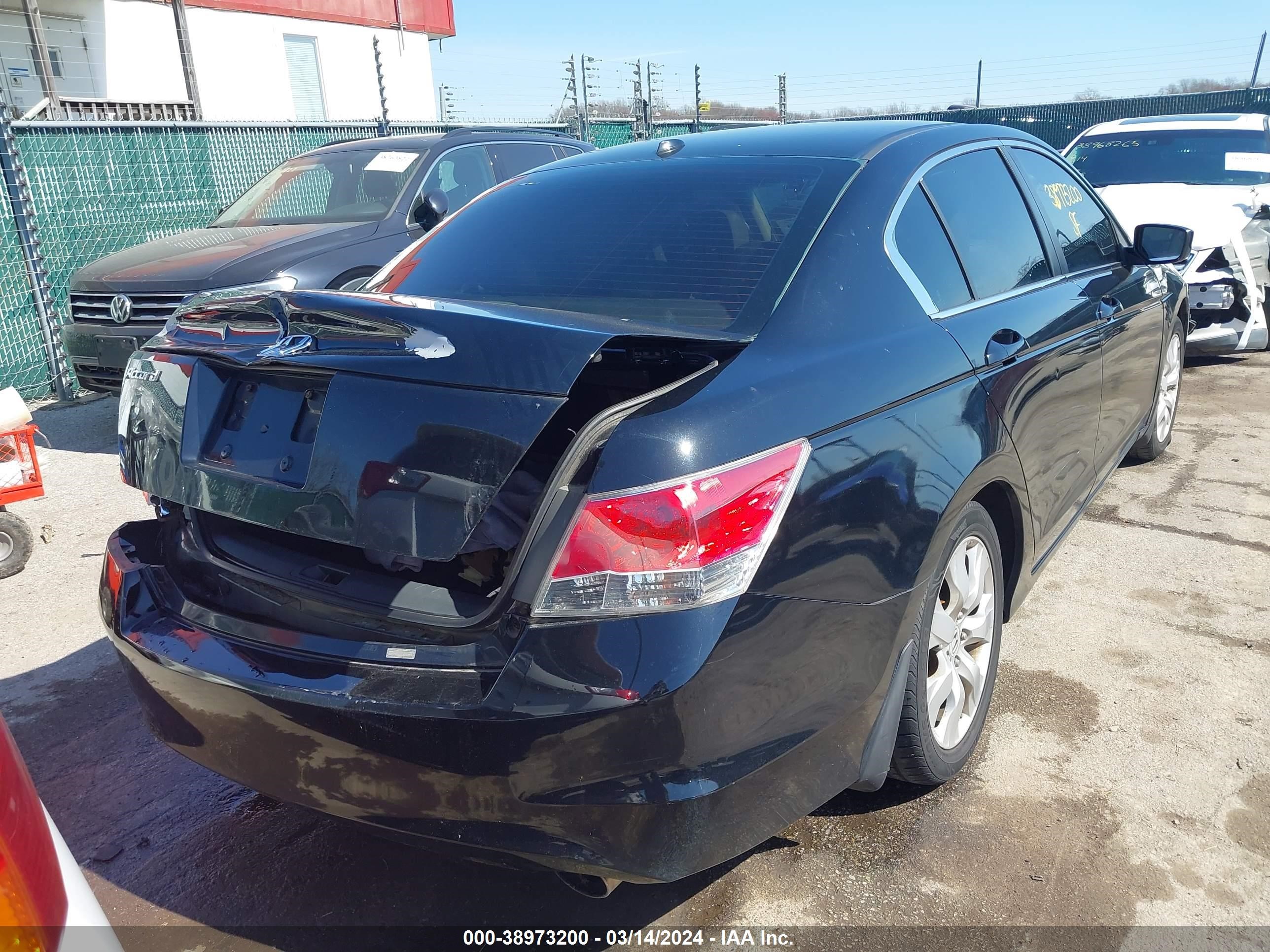 Photo 15 VIN: 1HGCP26879A018215 - HONDA ACCORD 