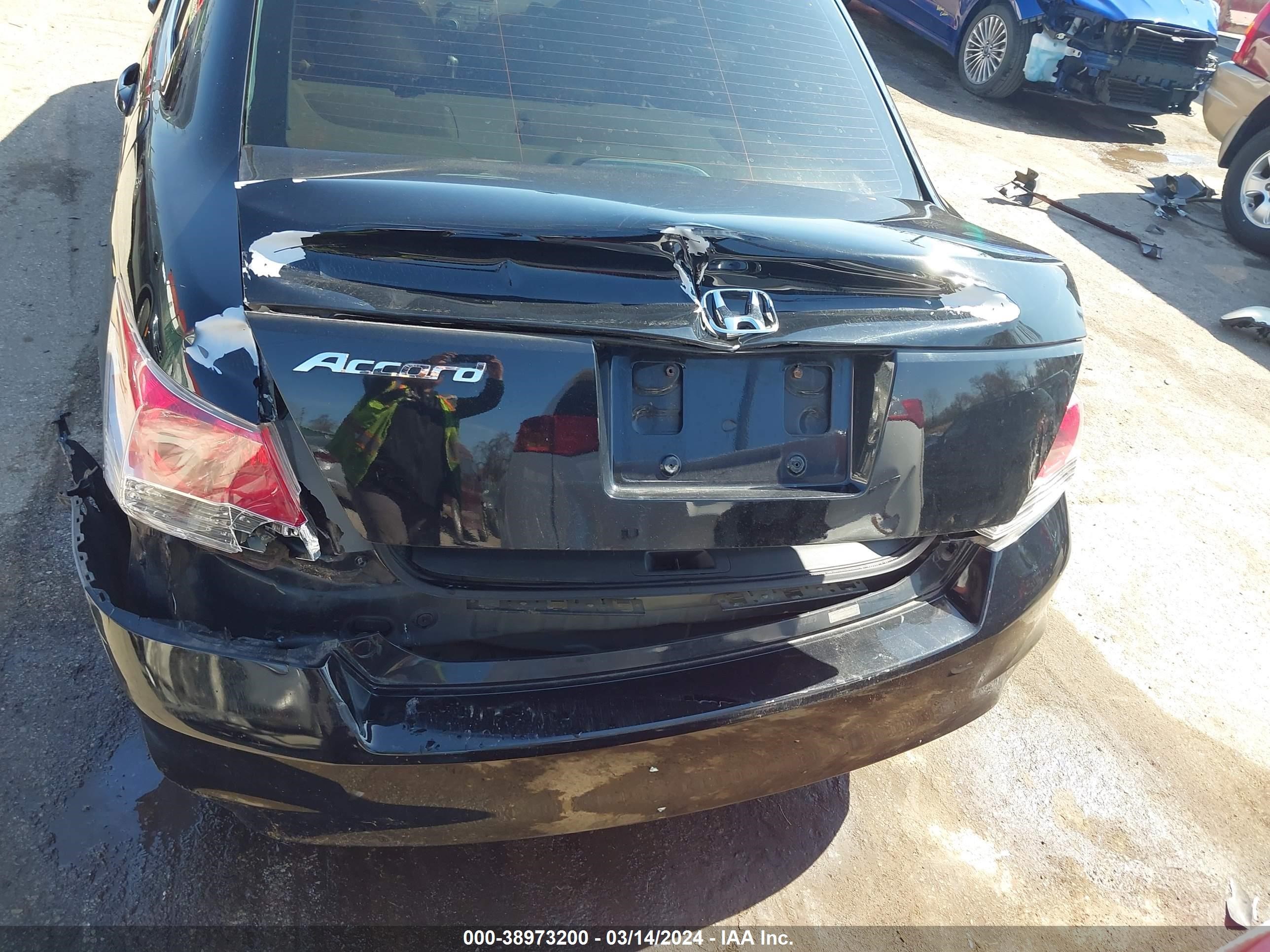 Photo 18 VIN: 1HGCP26879A018215 - HONDA ACCORD 