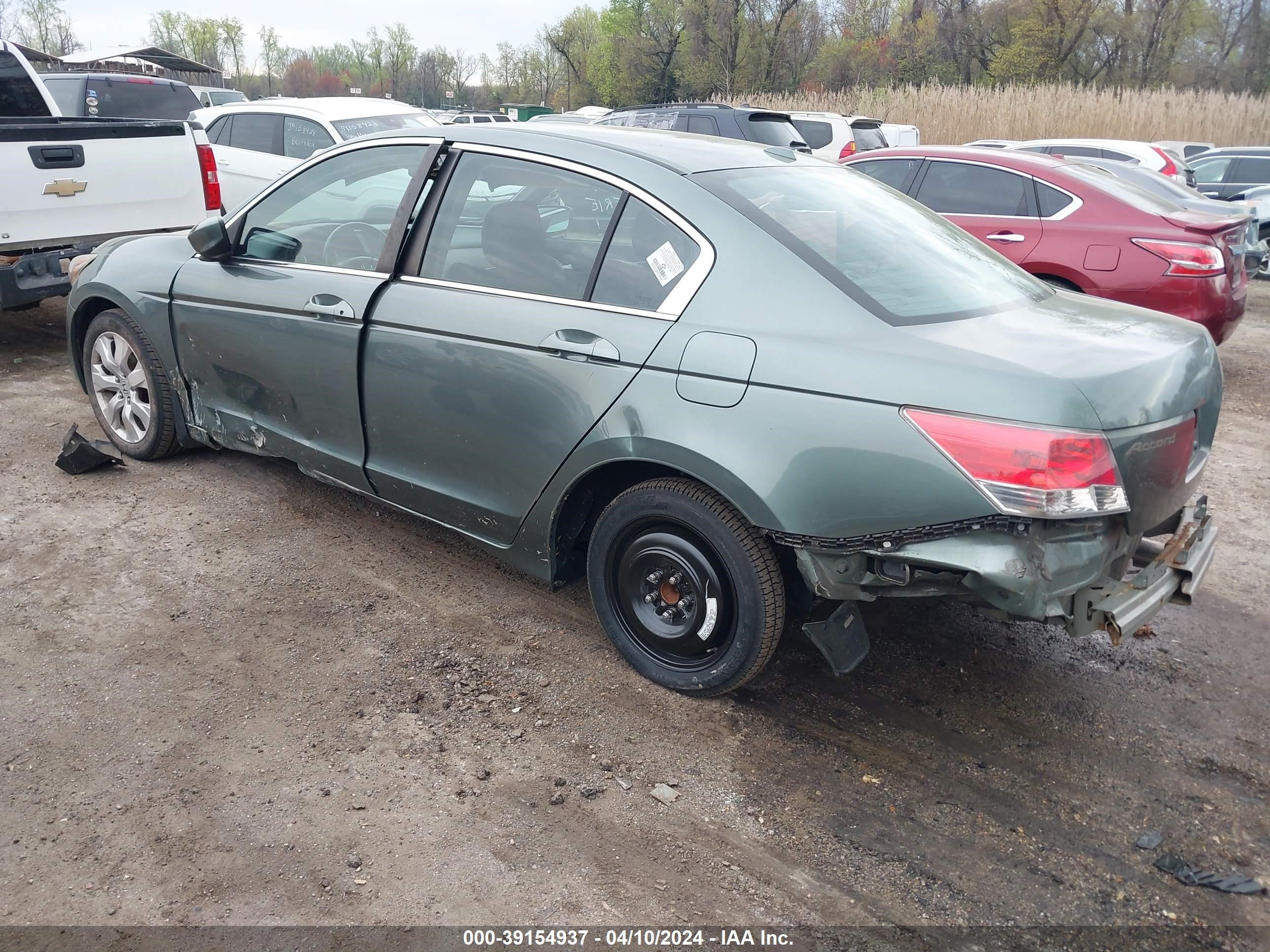 Photo 2 VIN: 1HGCP26879A030753 - HONDA ACCORD 