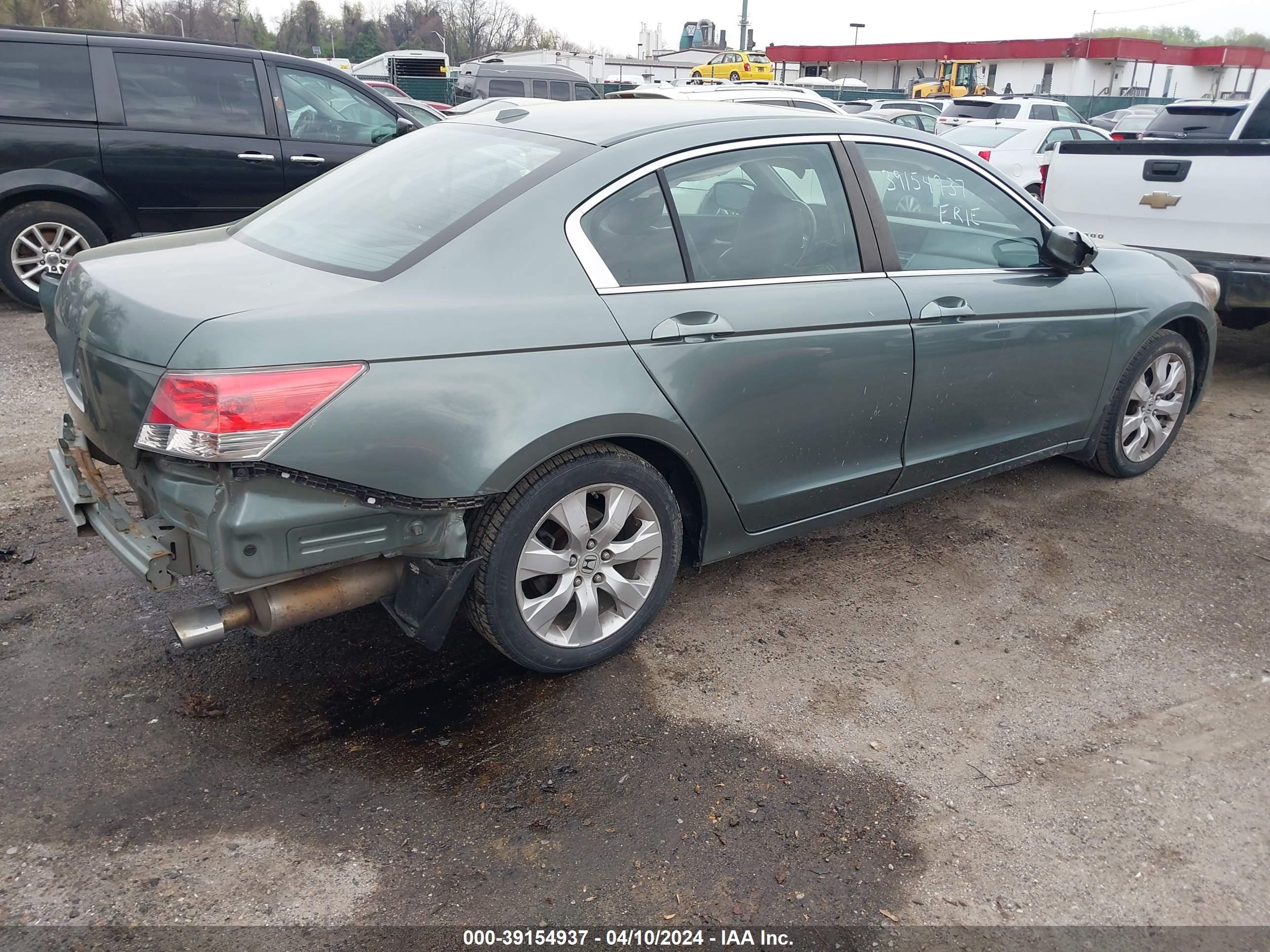 Photo 3 VIN: 1HGCP26879A030753 - HONDA ACCORD 