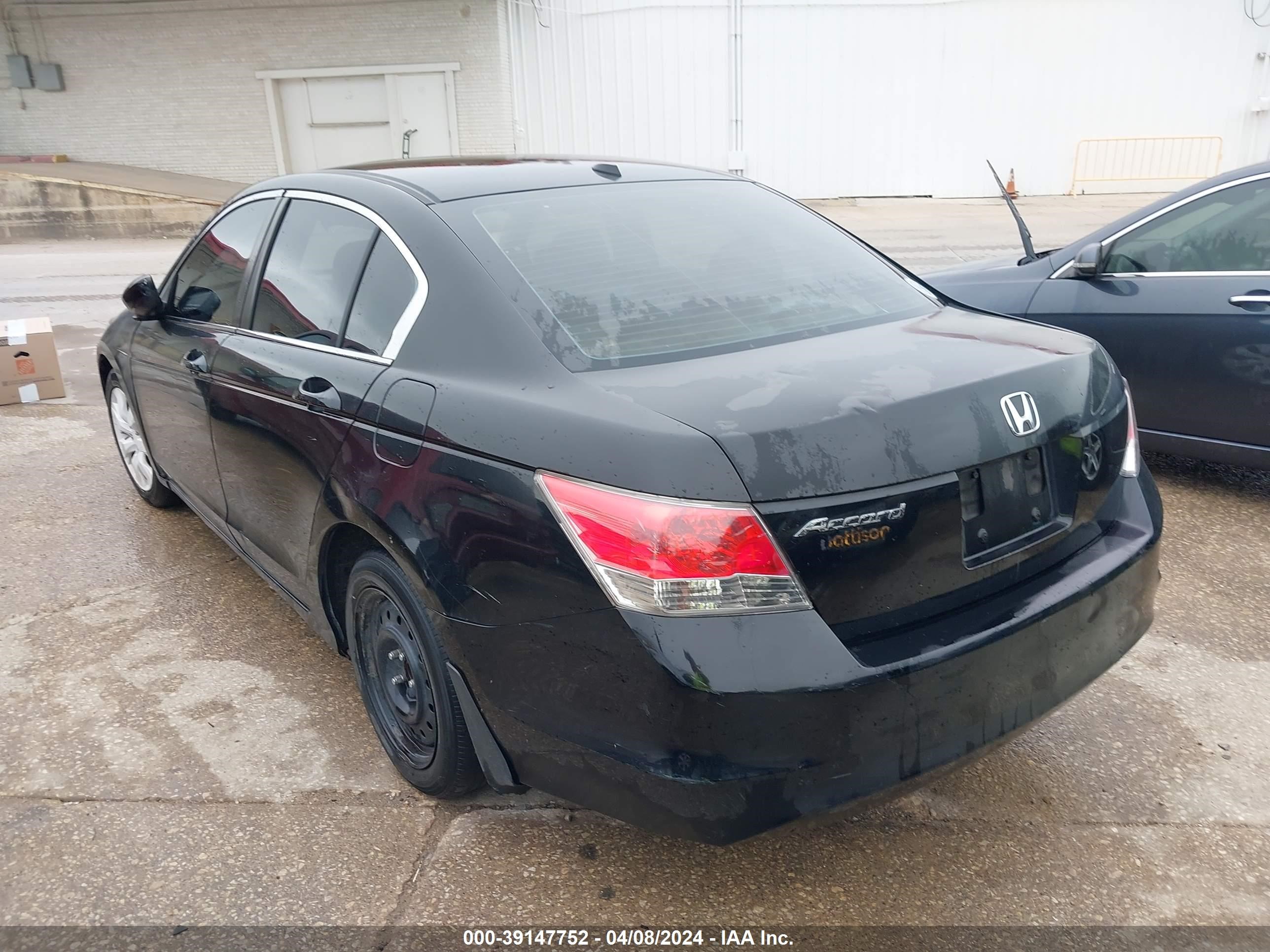 Photo 2 VIN: 1HGCP26879A057659 - HONDA ACCORD 