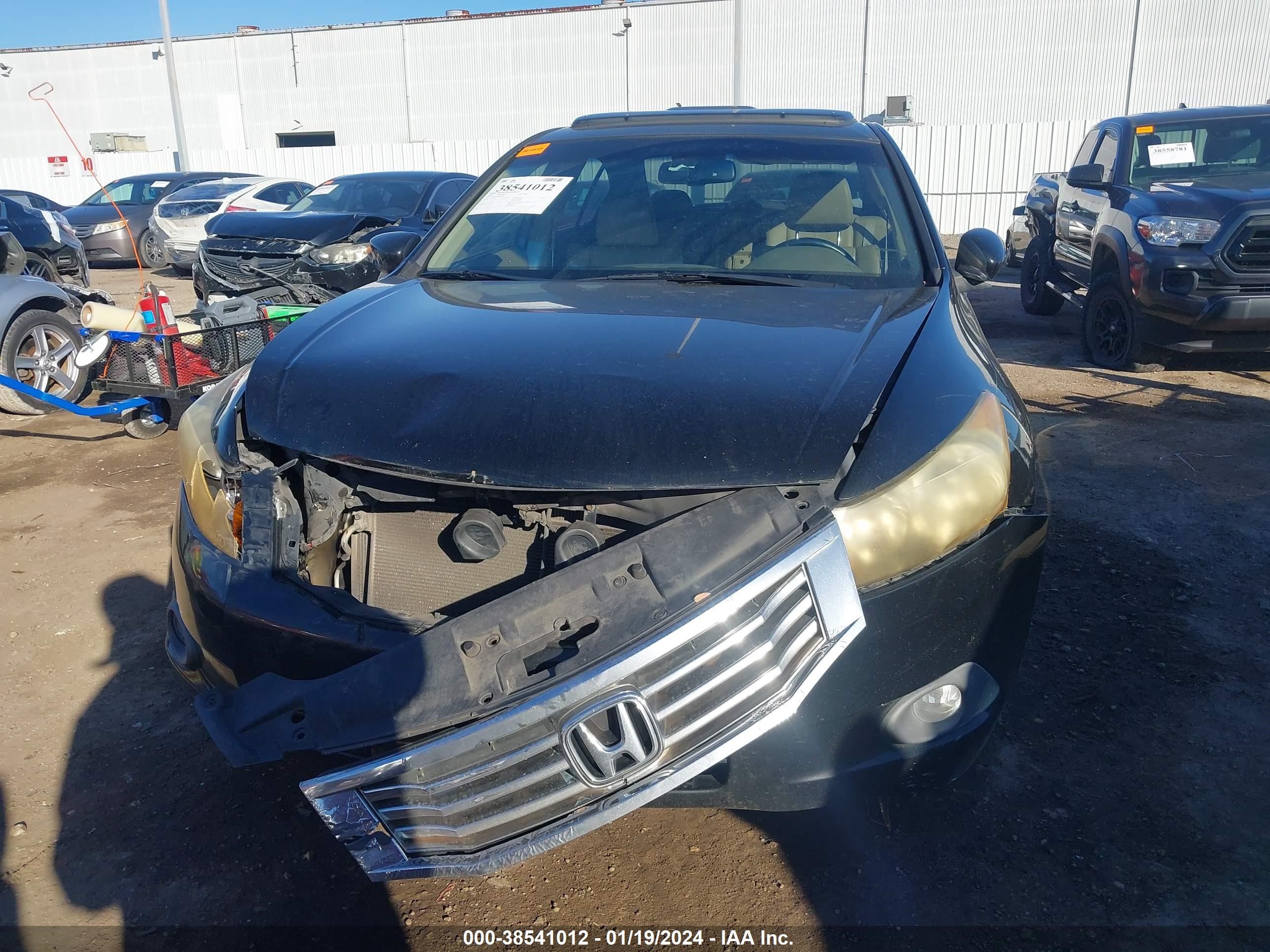 Photo 11 VIN: 1HGCP26879A088782 - HONDA ACCORD 