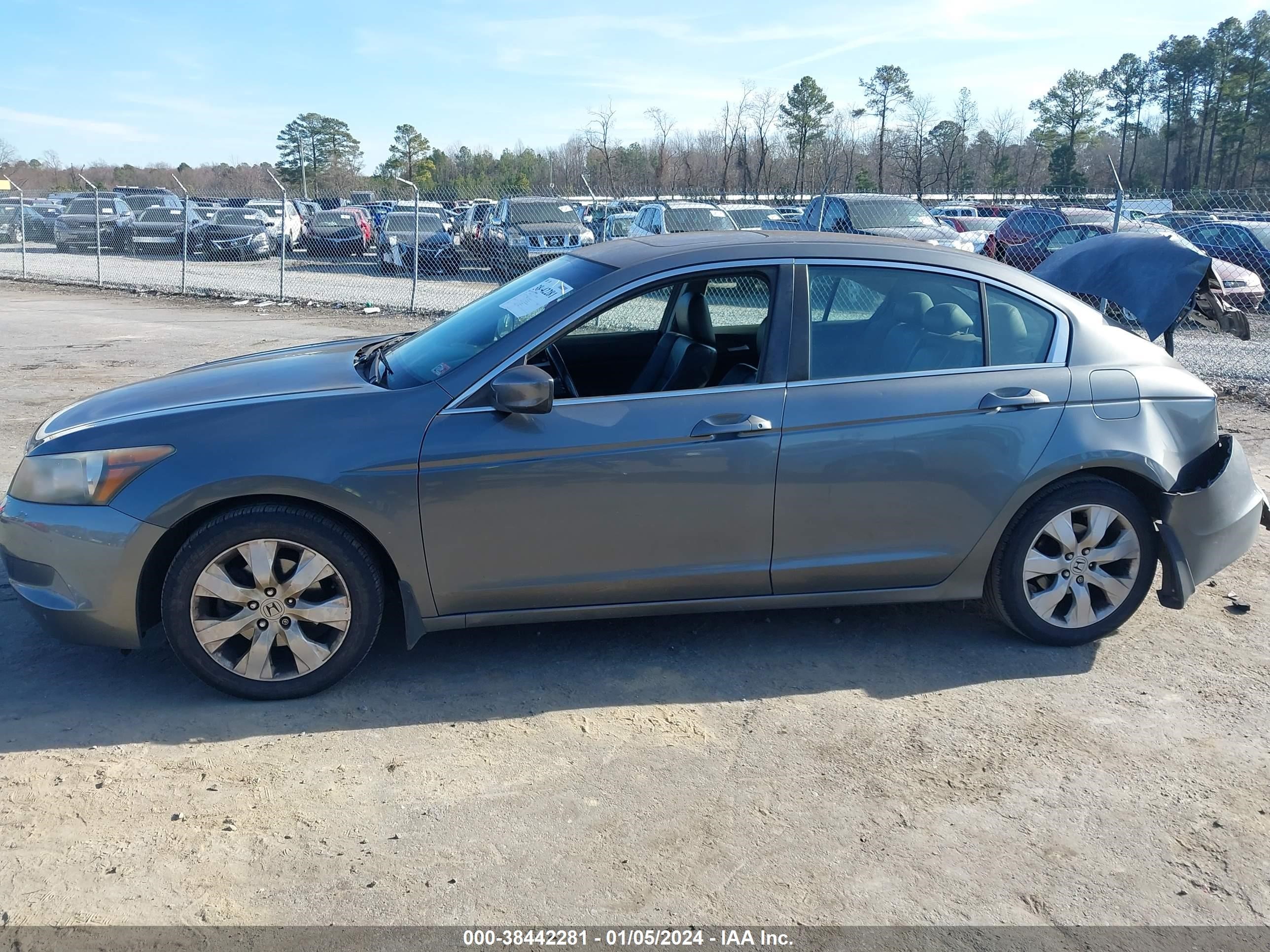 Photo 13 VIN: 1HGCP26879A111557 - HONDA ACCORD 