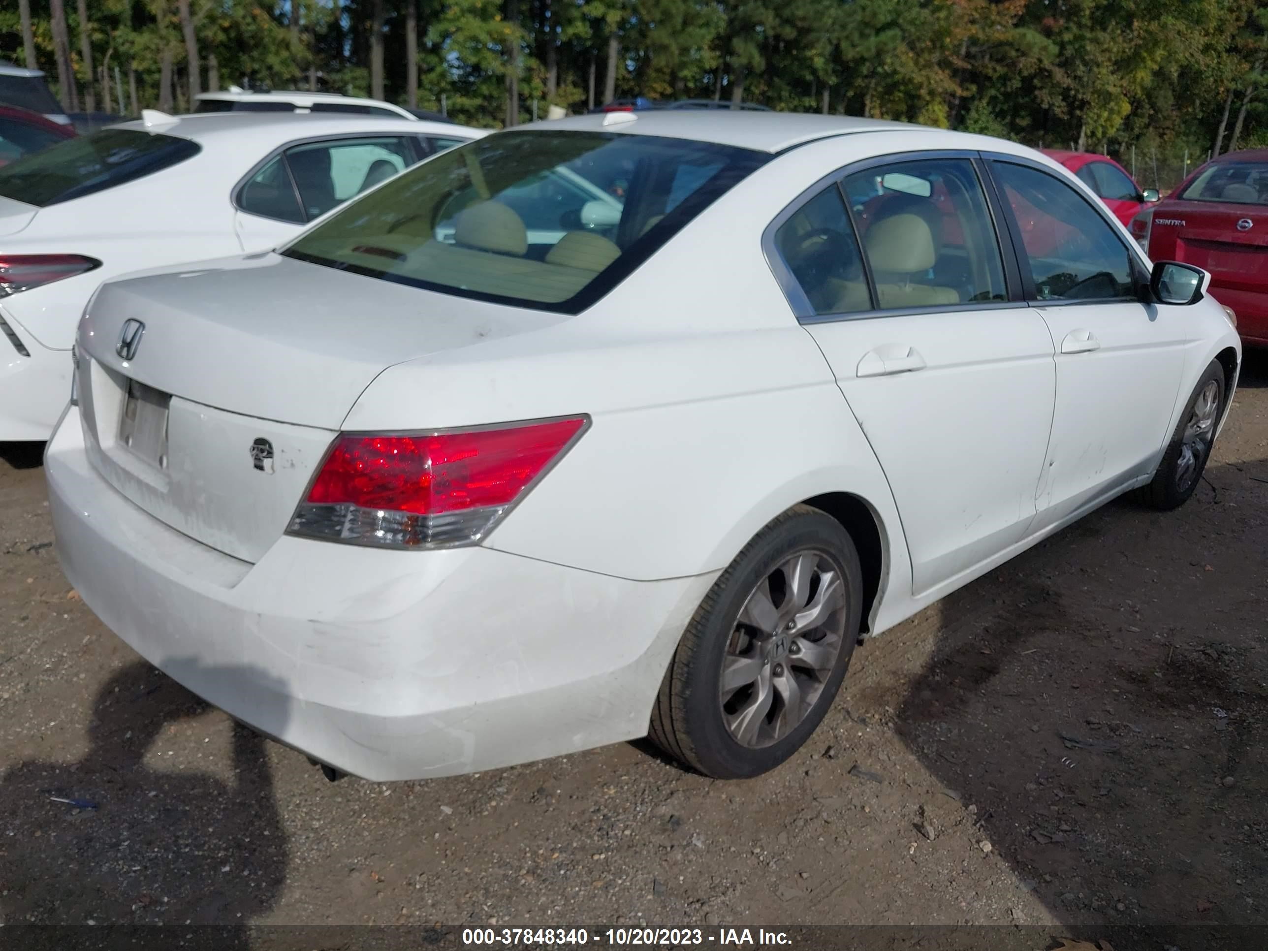 Photo 3 VIN: 1HGCP26888A059032 - HONDA ACCORD 