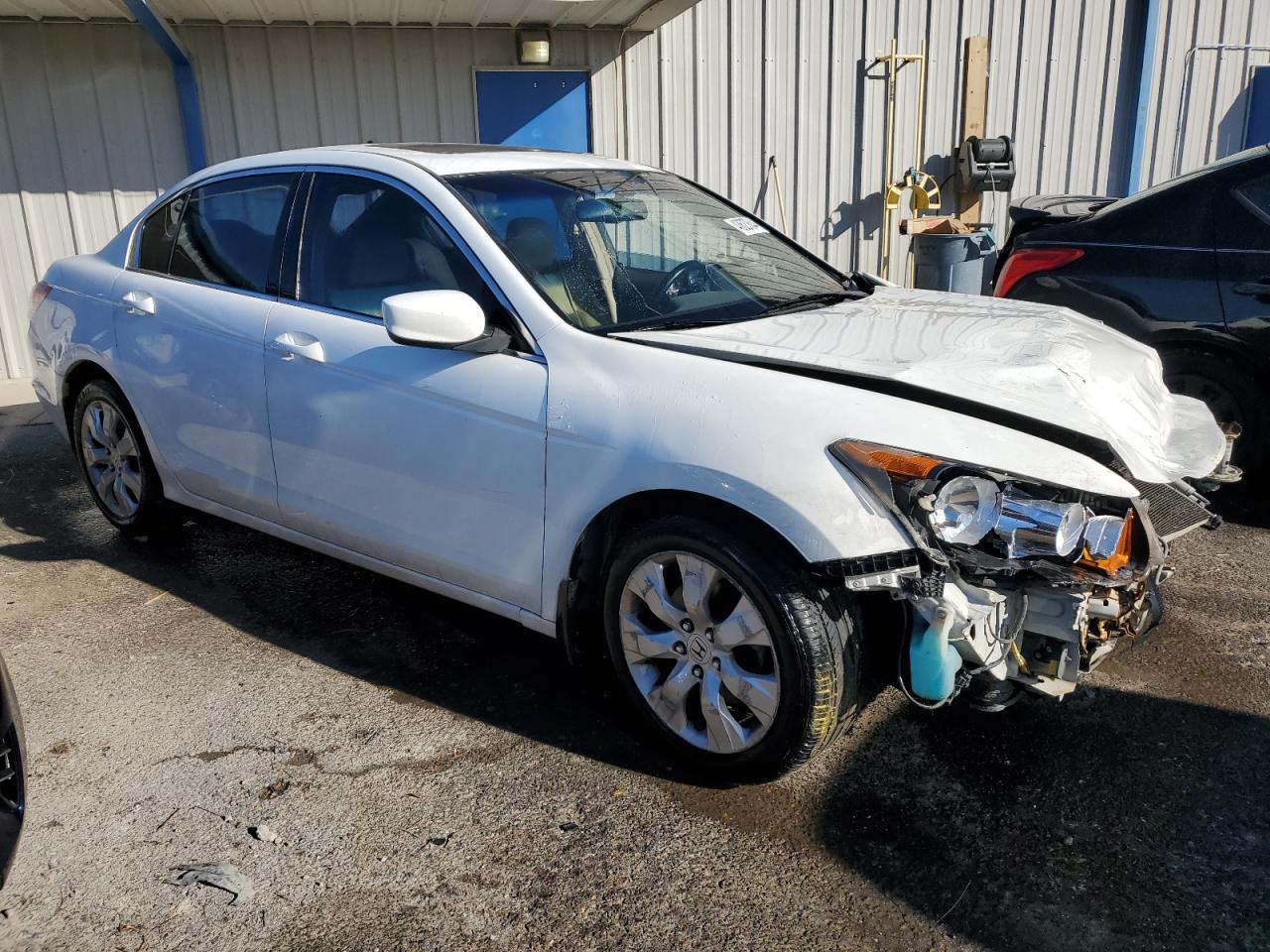 Photo 3 VIN: 1HGCP26888A138314 - HONDA ACCORD 