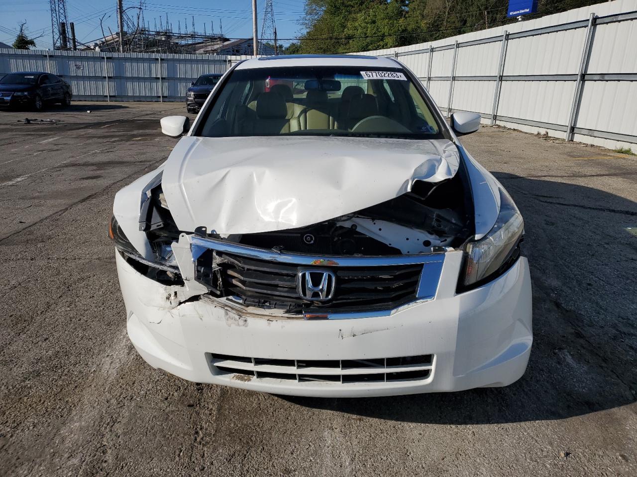 Photo 4 VIN: 1HGCP26888A164654 - HONDA ACCORD 