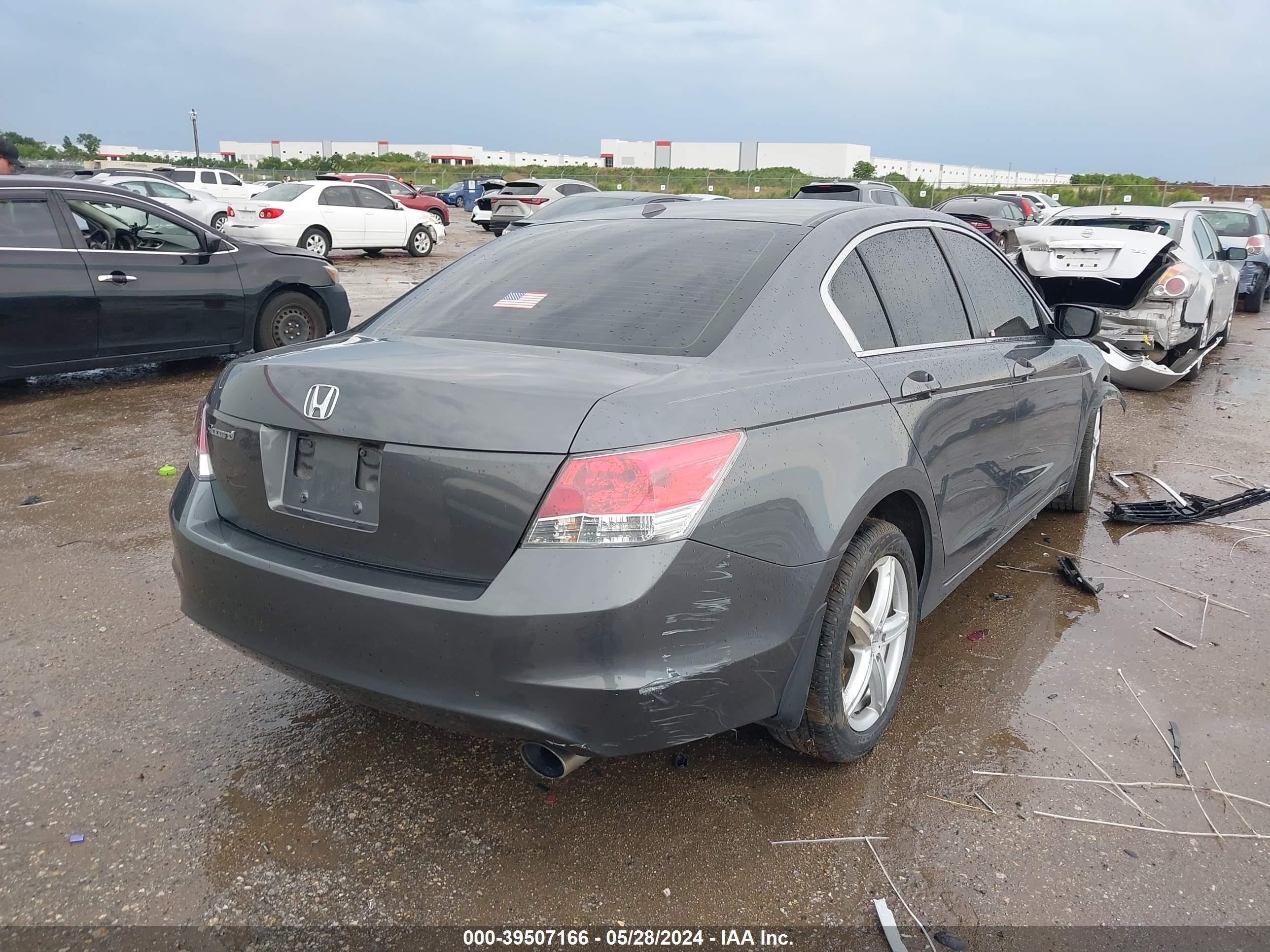 Photo 3 VIN: 1HGCP26889A018675 - HONDA ACCORD 