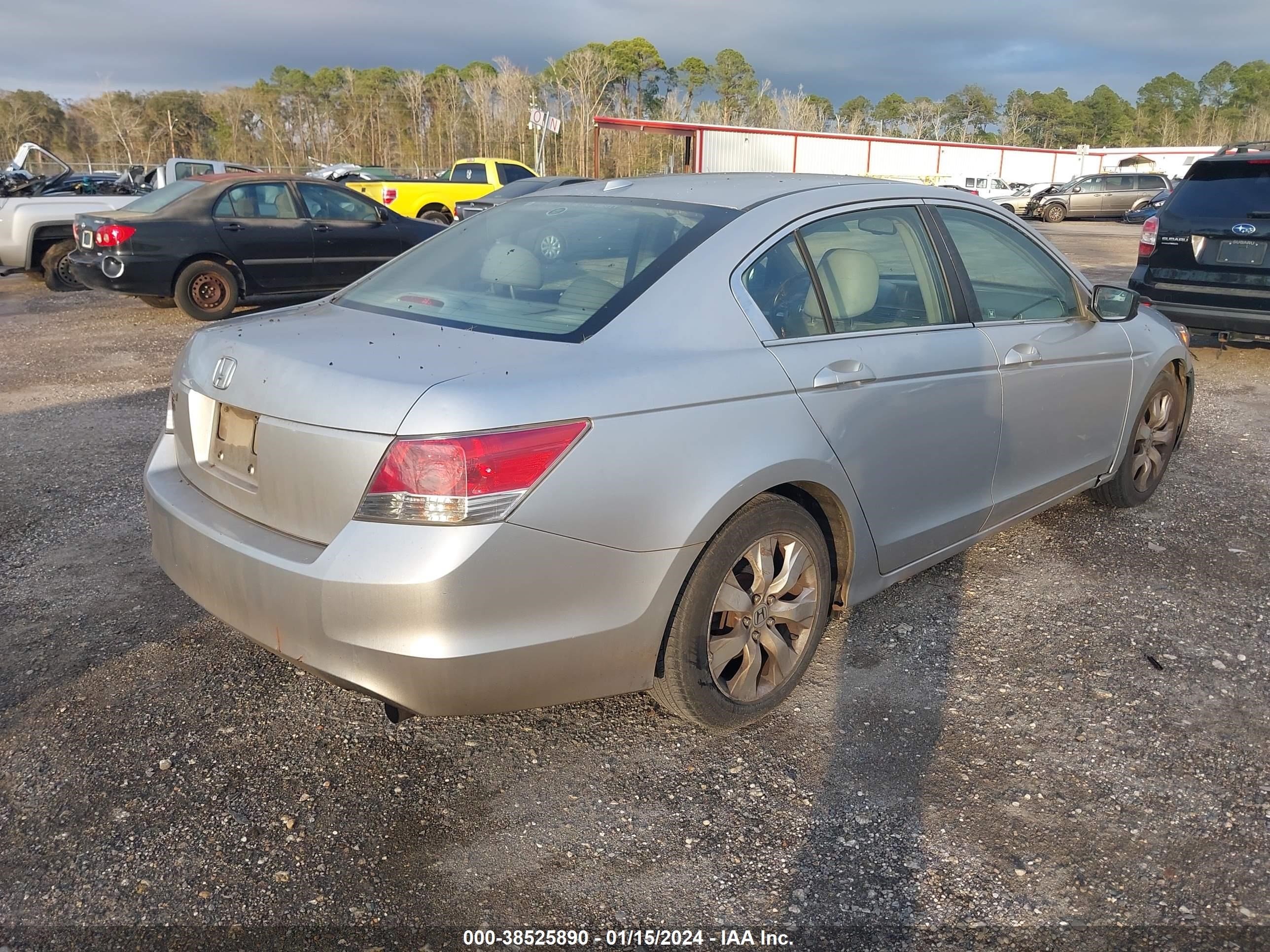 Photo 3 VIN: 1HGCP26889A076382 - HONDA ACCORD 