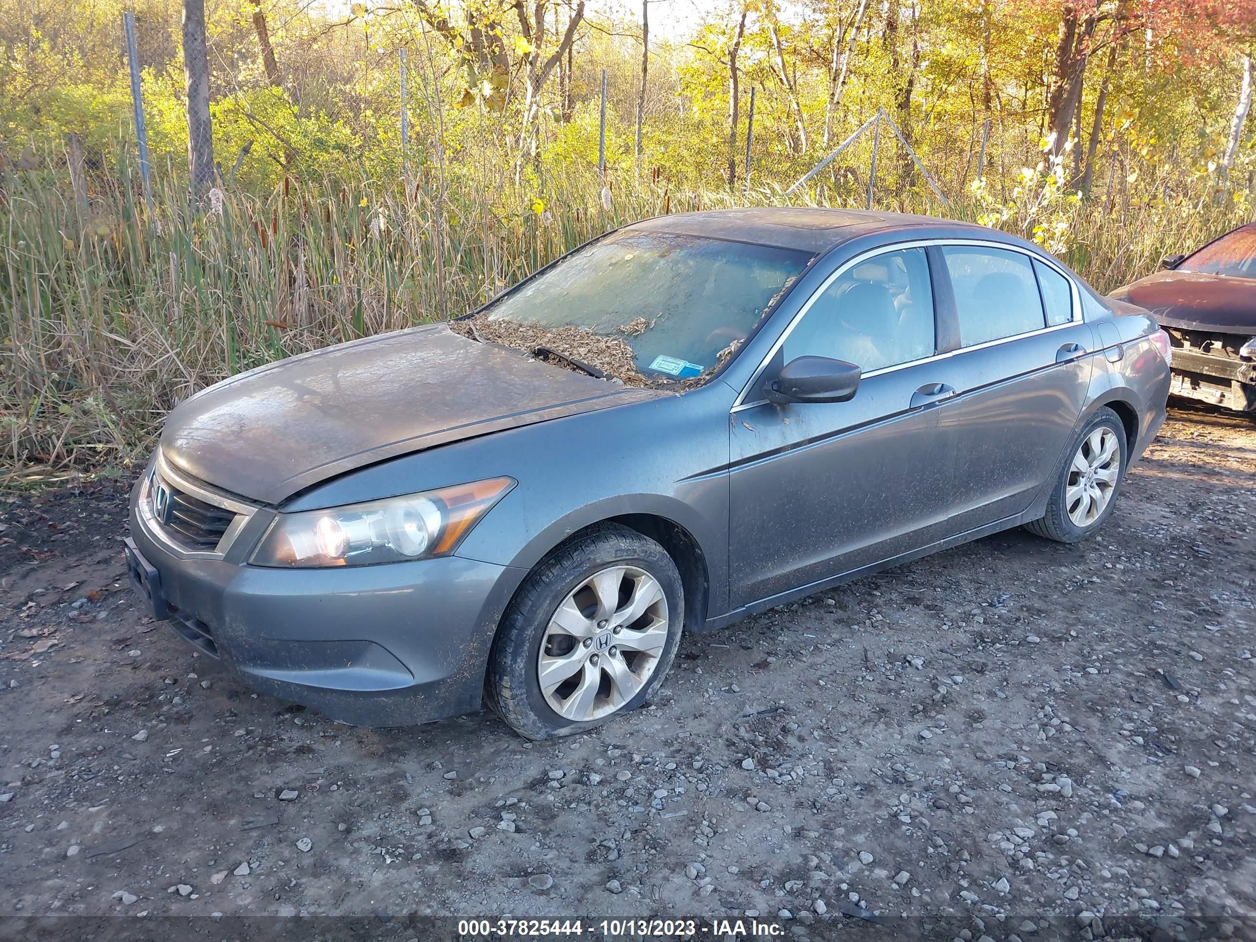 Photo 1 VIN: 1HGCP26898A057807 - HONDA ACCORD 