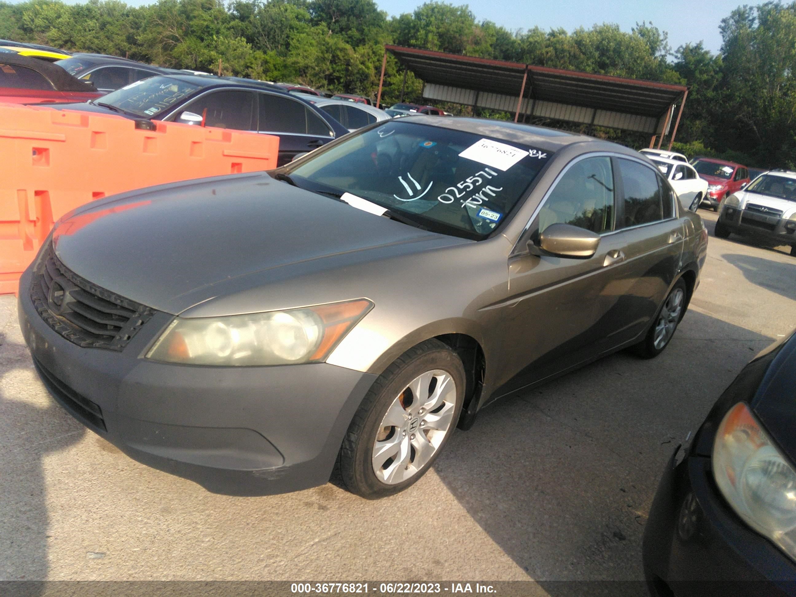 Photo 1 VIN: 1HGCP26899A025571 - HONDA ACCORD 