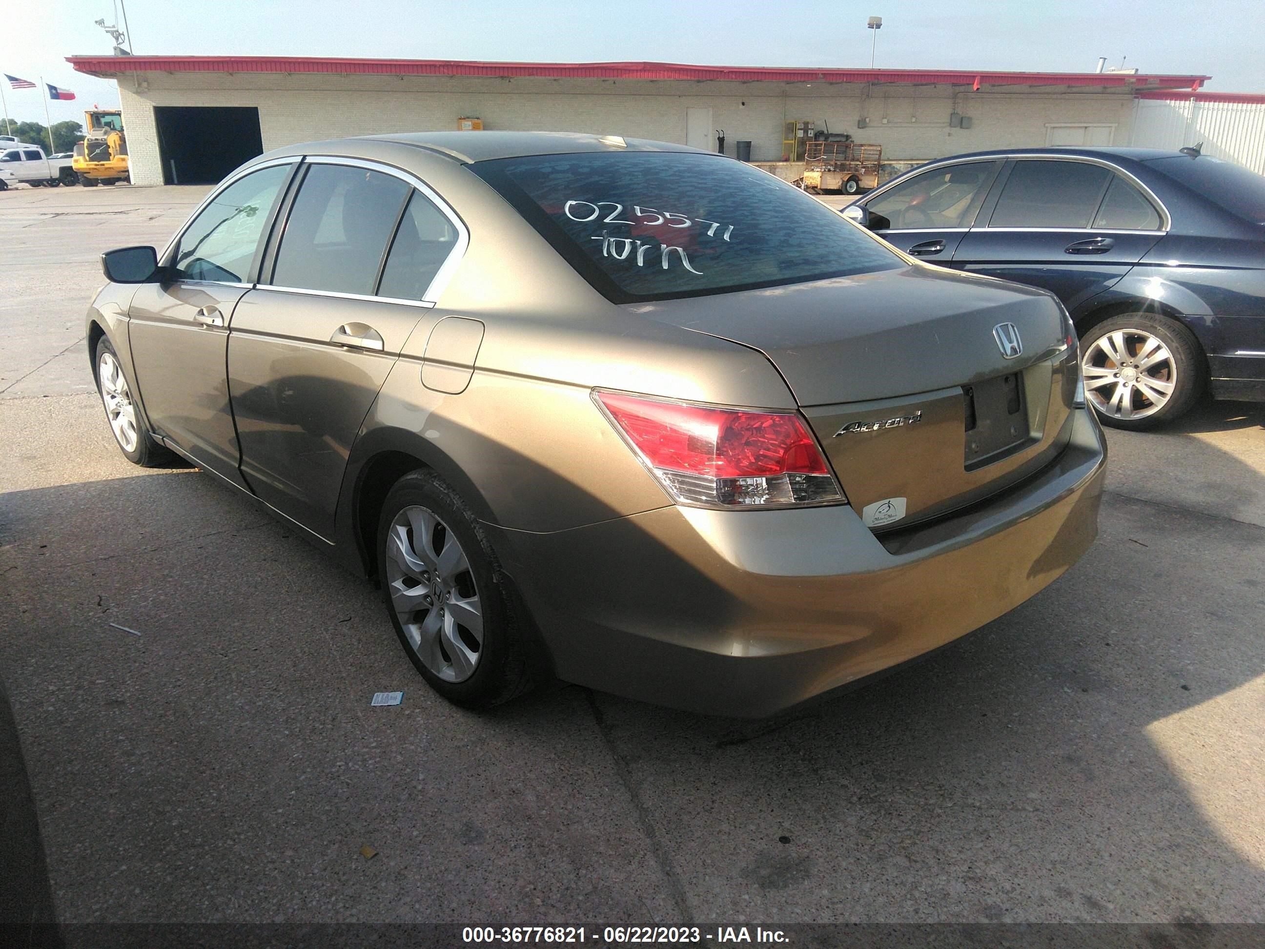 Photo 2 VIN: 1HGCP26899A025571 - HONDA ACCORD 