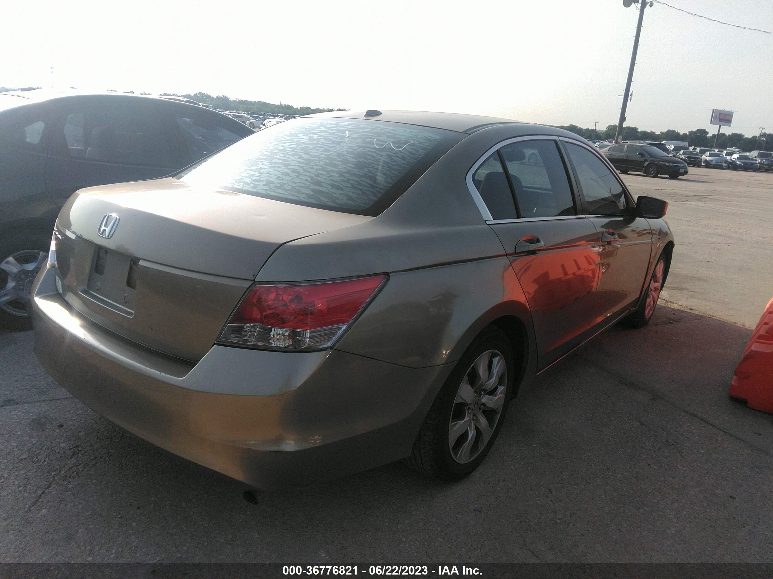 Photo 3 VIN: 1HGCP26899A025571 - HONDA ACCORD 