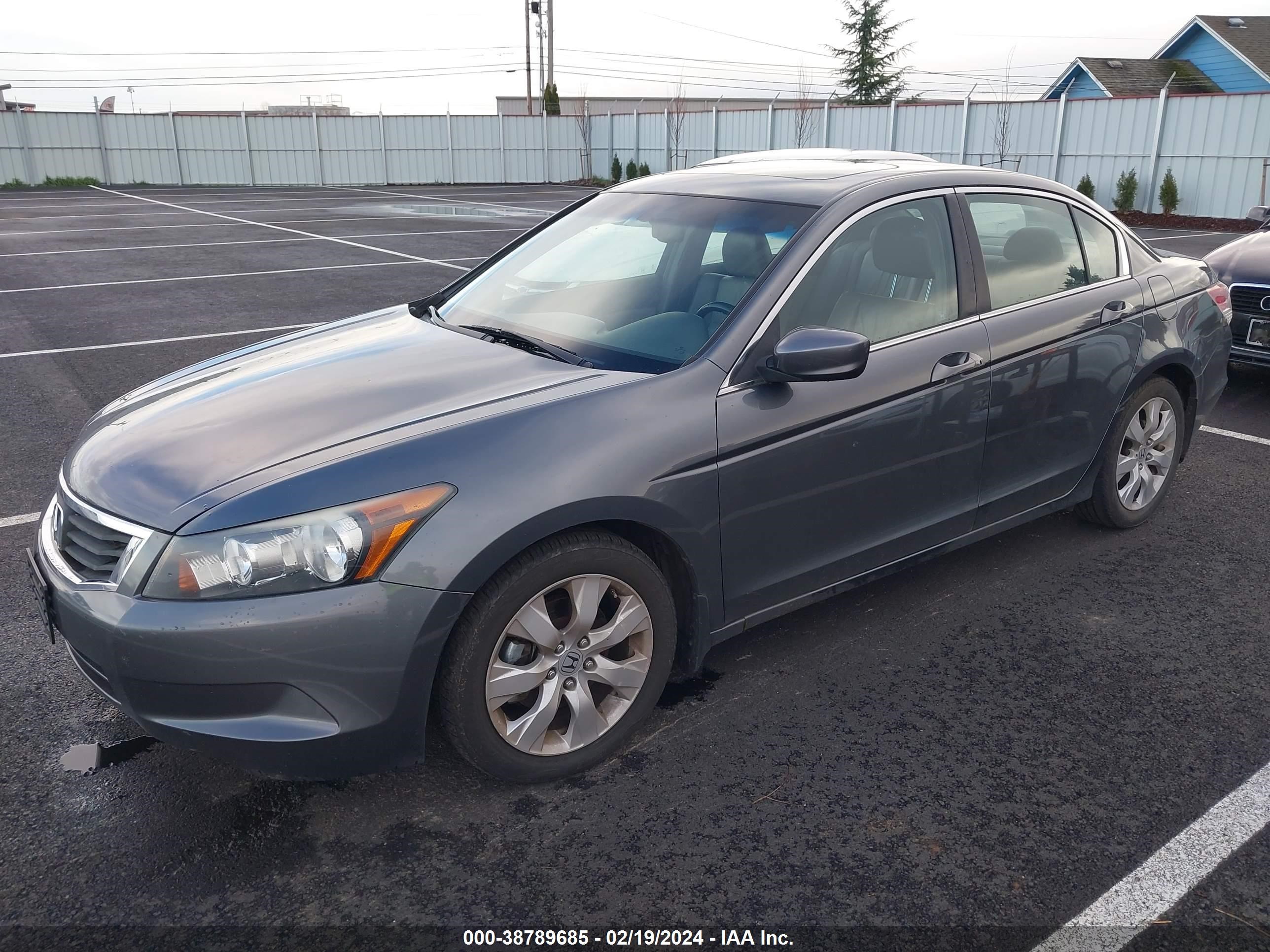 Photo 1 VIN: 1HGCP26899A110247 - HONDA ACCORD 