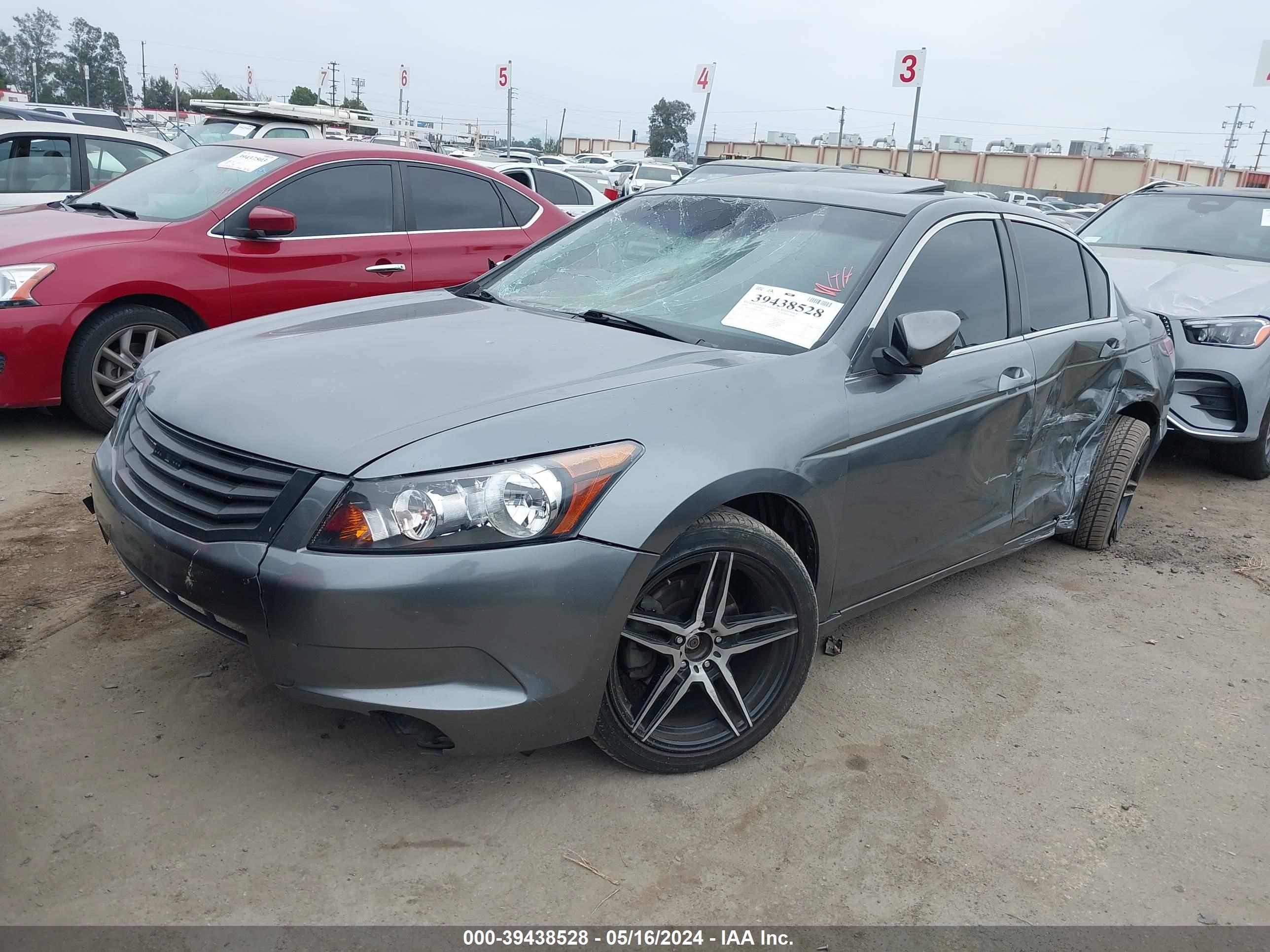 Photo 1 VIN: 1HGCP26899A111463 - HONDA ACCORD 