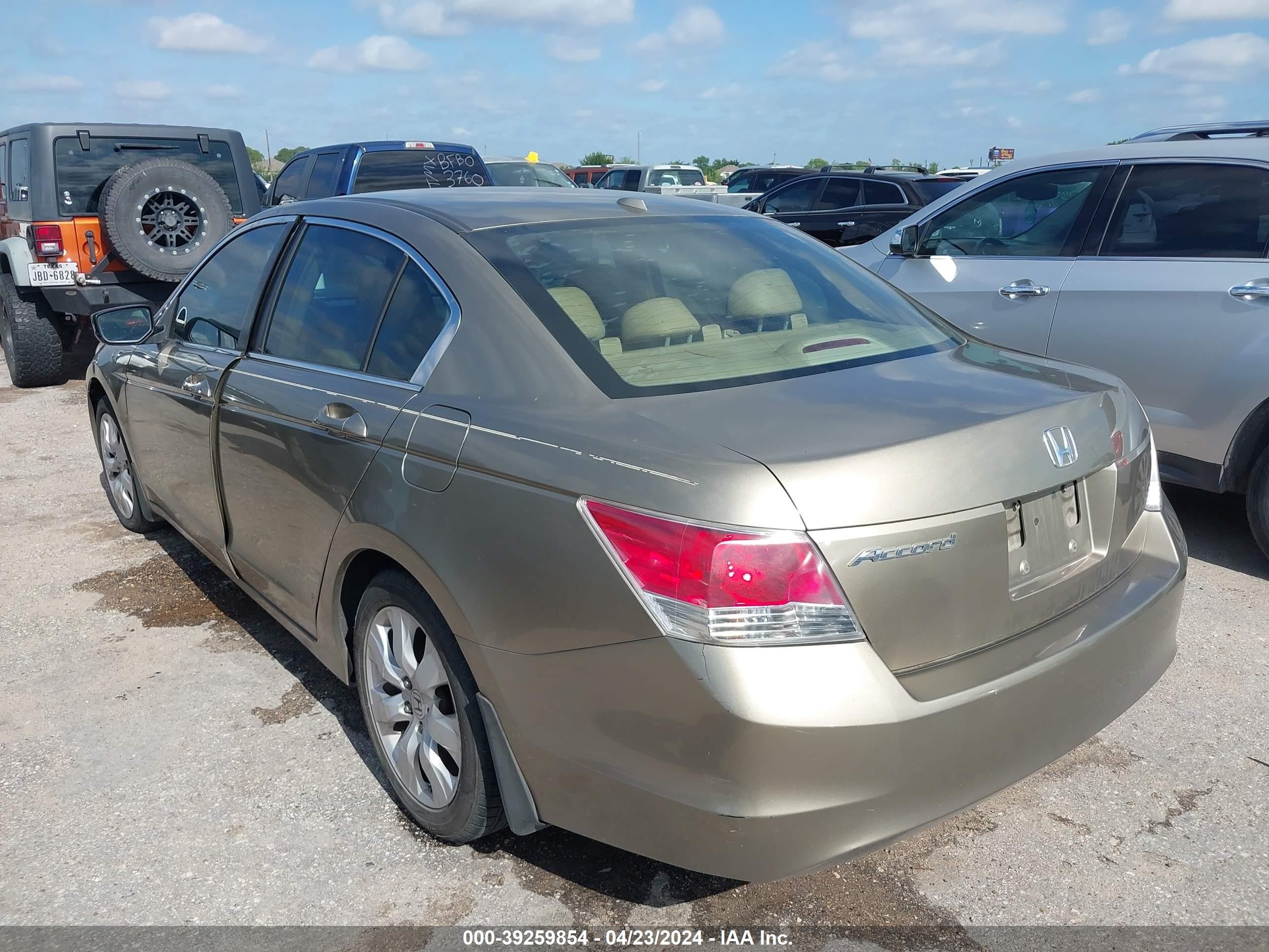 Photo 2 VIN: 1HGCP268X9A029595 - HONDA ACCORD 