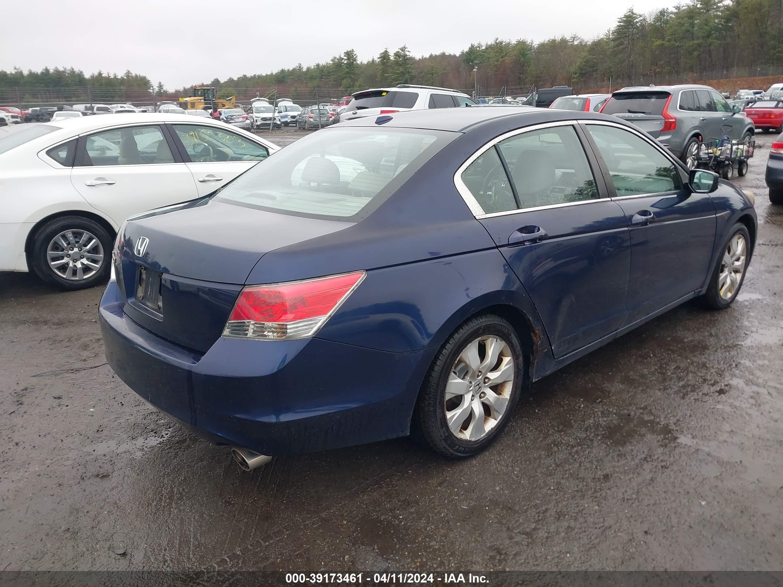 Photo 3 VIN: 1HGCP268X9A116008 - HONDA ACCORD 